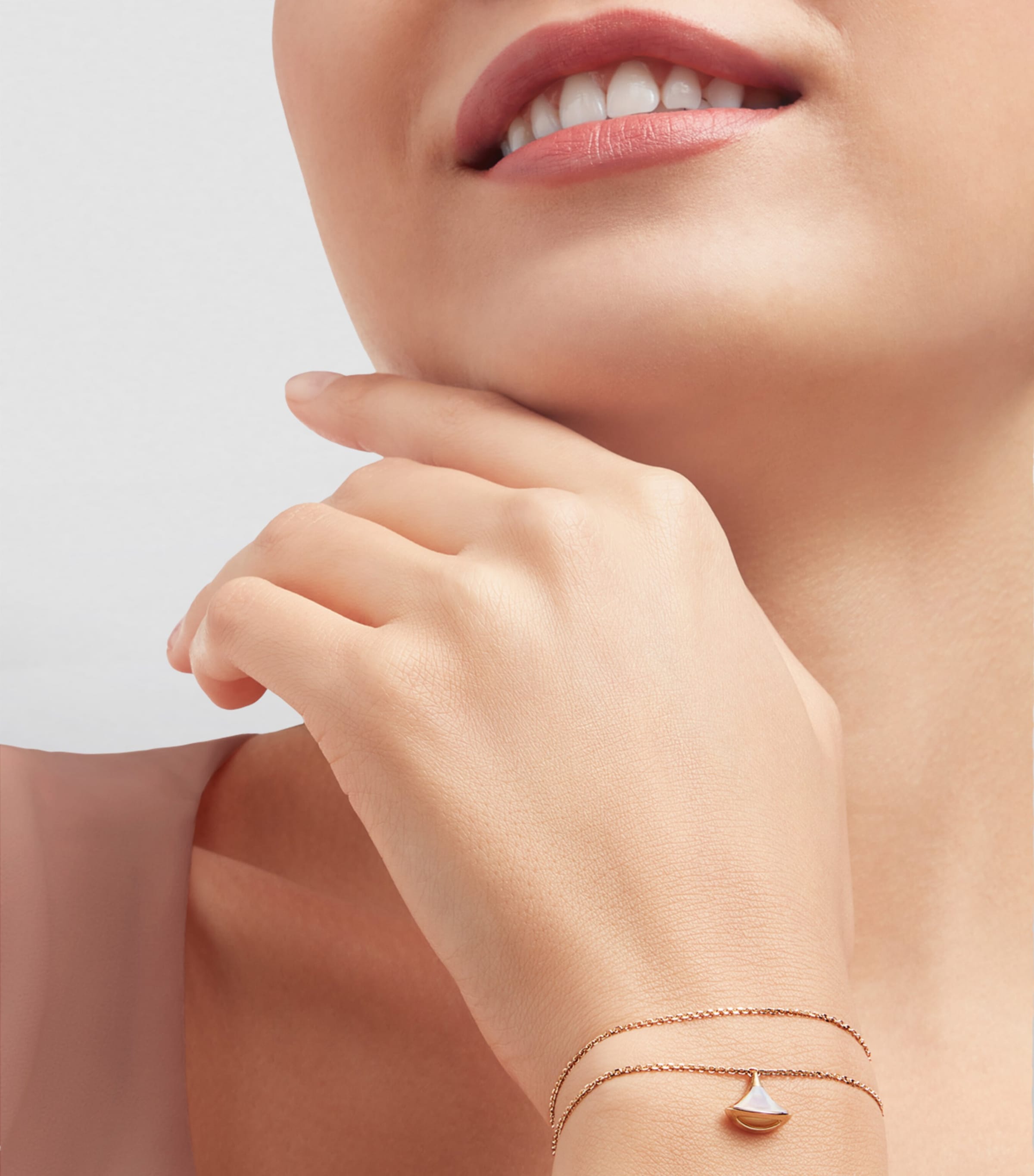 Yellow Gold and Mother-of-Pearl Divas' Dream Bracelet YELLOW GOLD Image 4