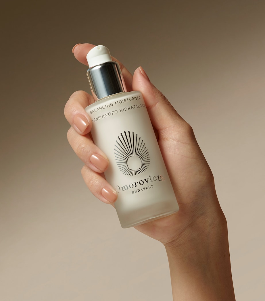 Balancing Moisturiser (60ml) NO COLOUR Image 3