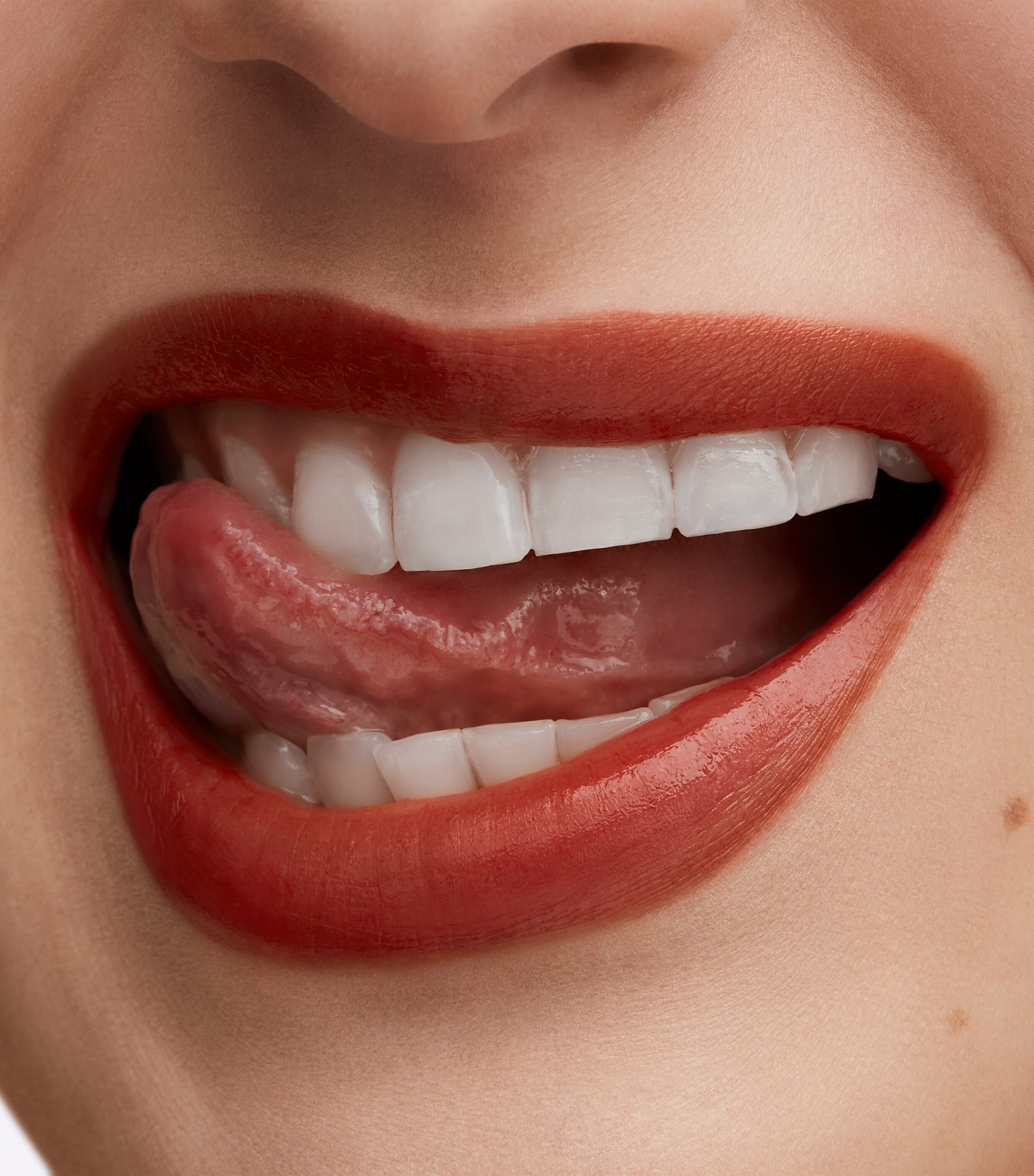 Lustreglass Sheer-Shine Lipstick PDA Image 4