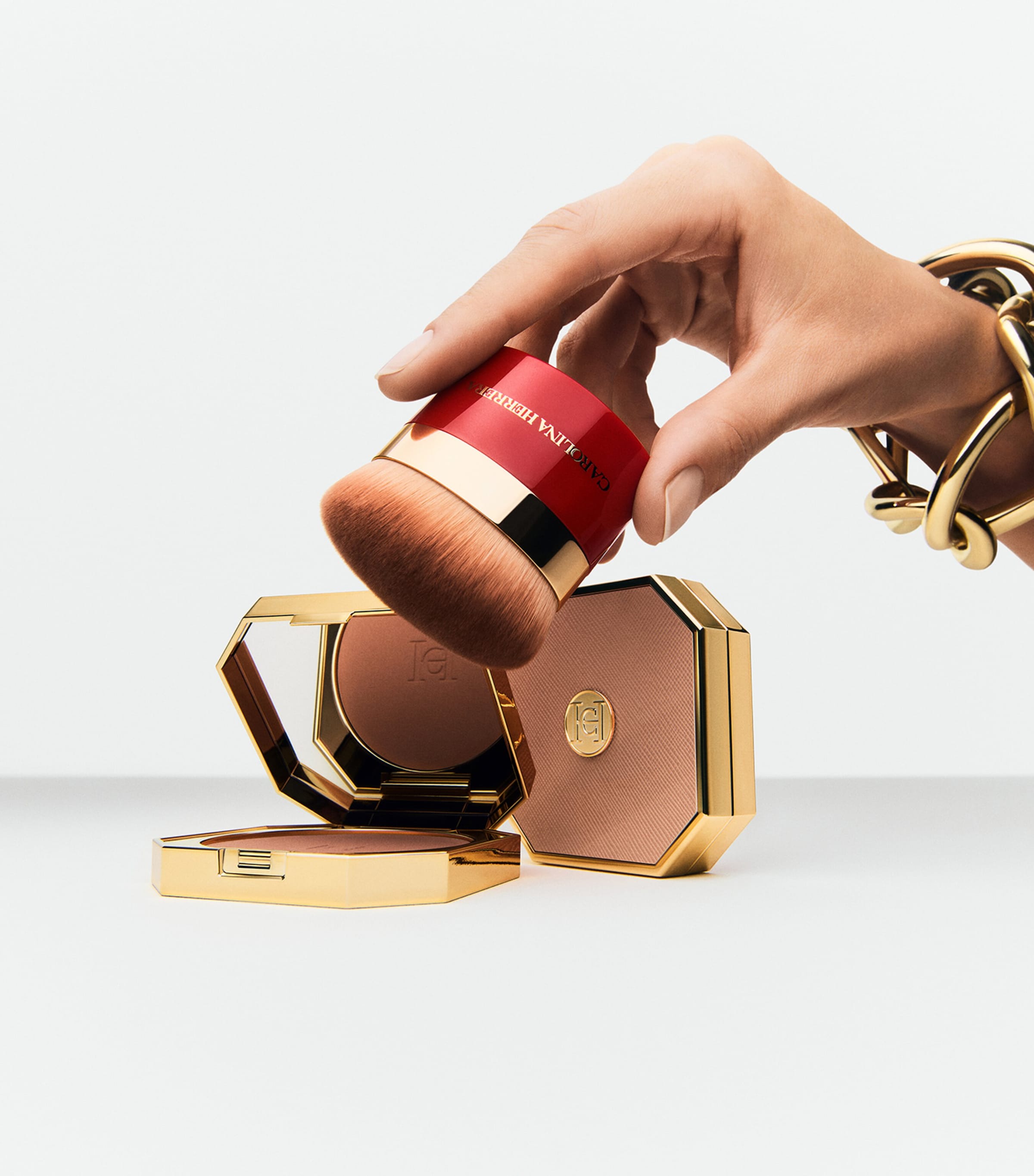 Carolina Herrera Nude Couture Matte Bronzer Light Image 5