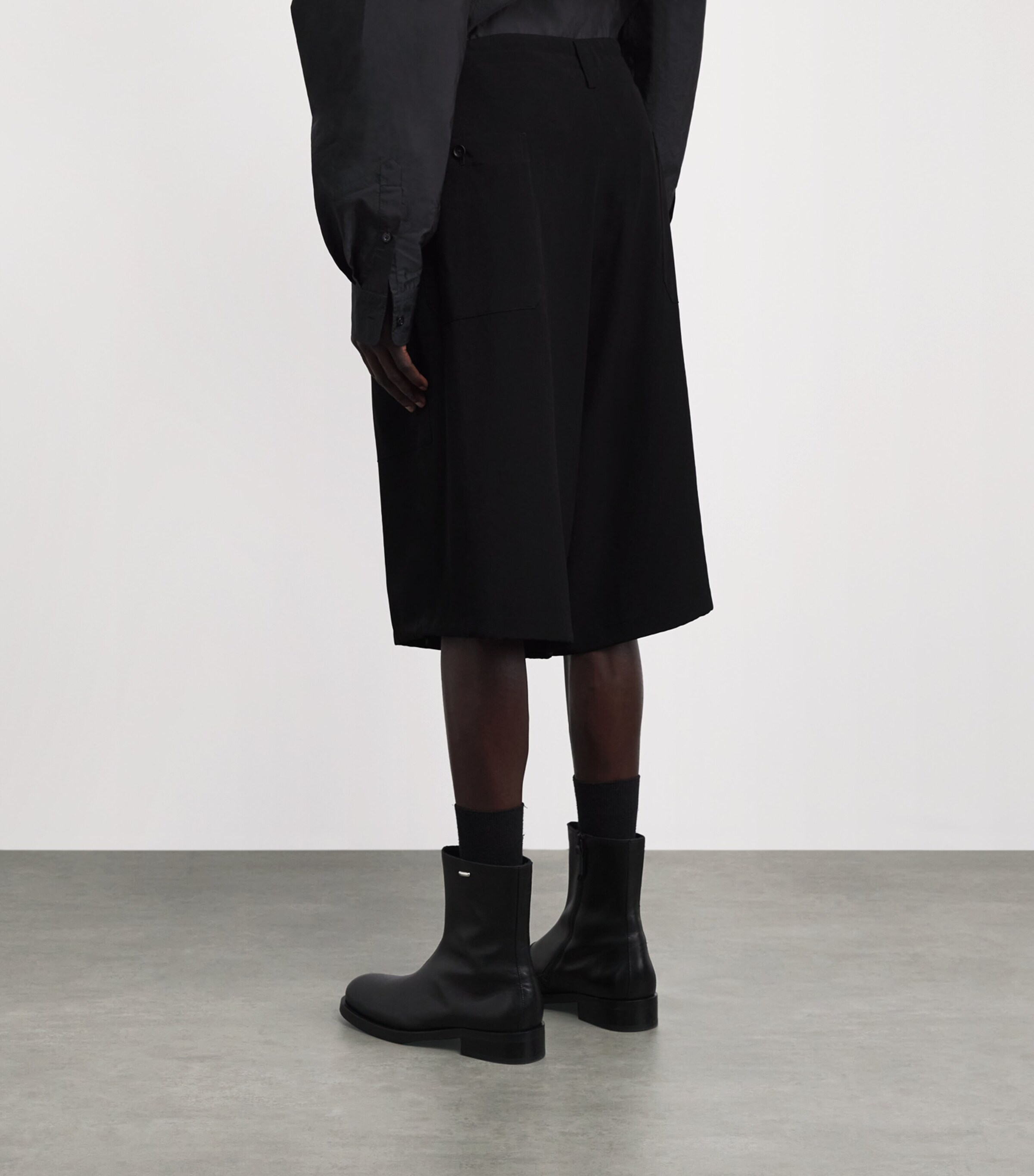 Yohji Yamamoto Mens Crepe Chino Shorts Black Image 5