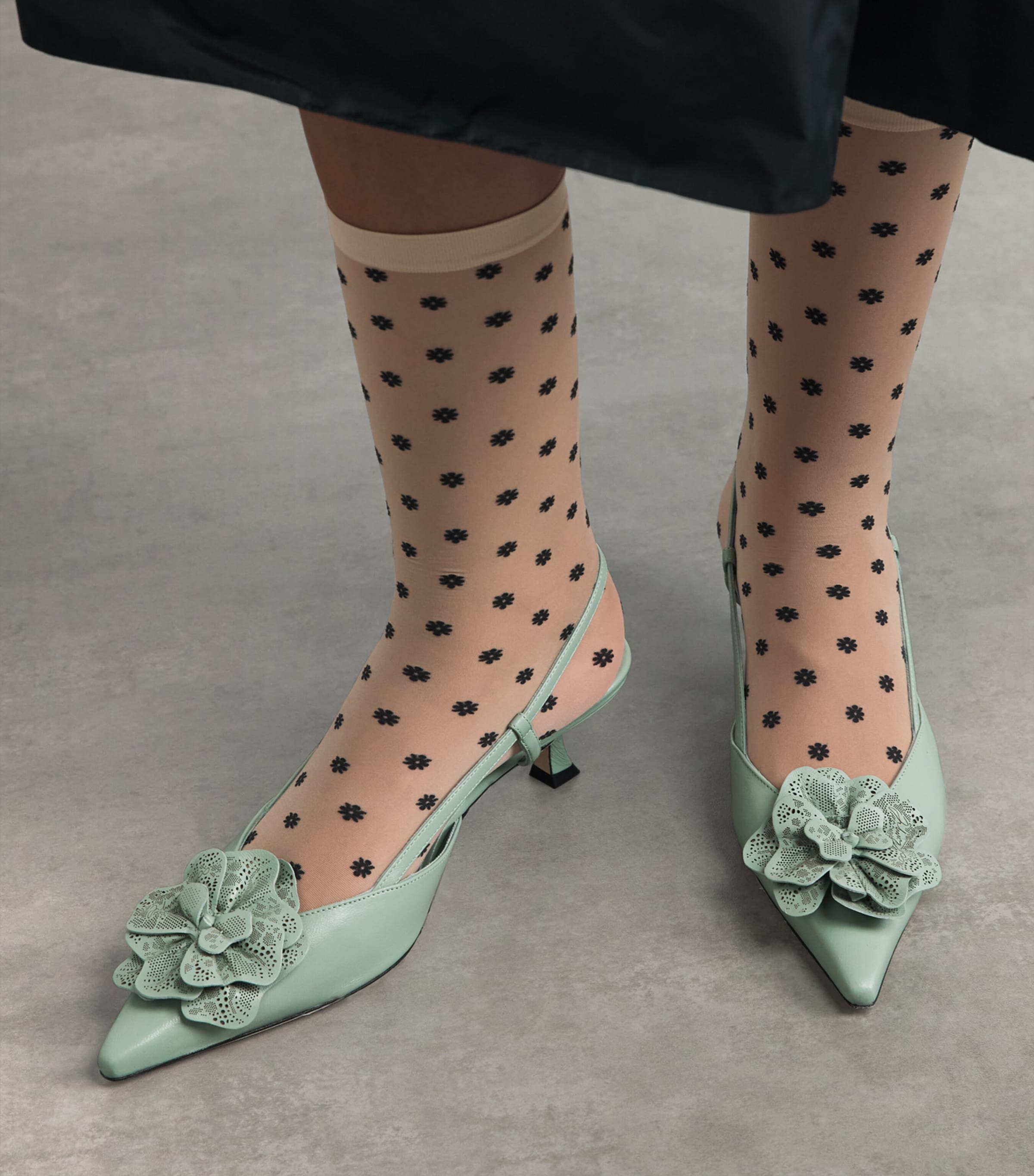 Wolford Womens Daisy Mid-Calf Socks Fairly Lig Image 2