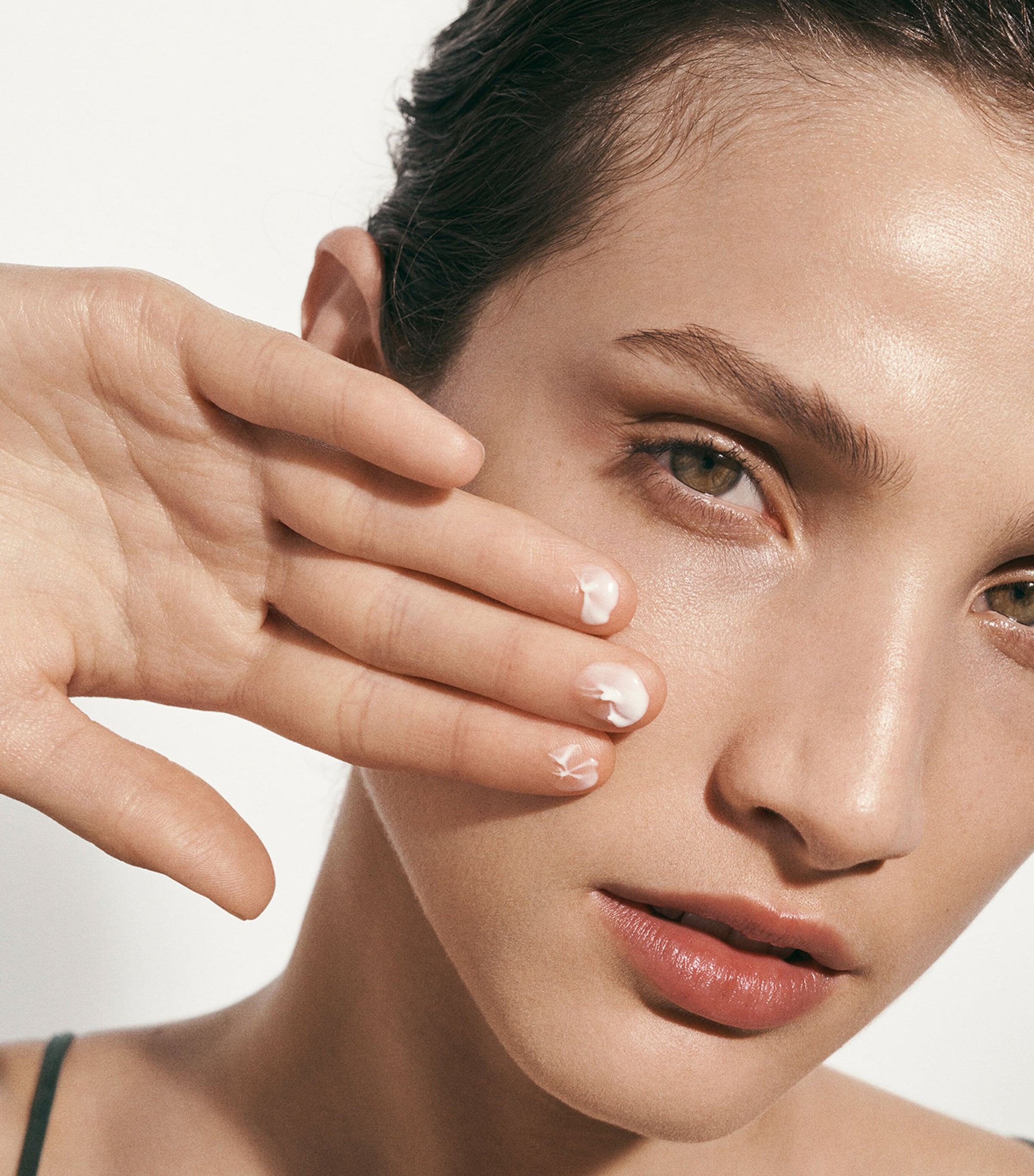 The Moisturizing Soft Cream (250ml) NO COLOUR Image 3