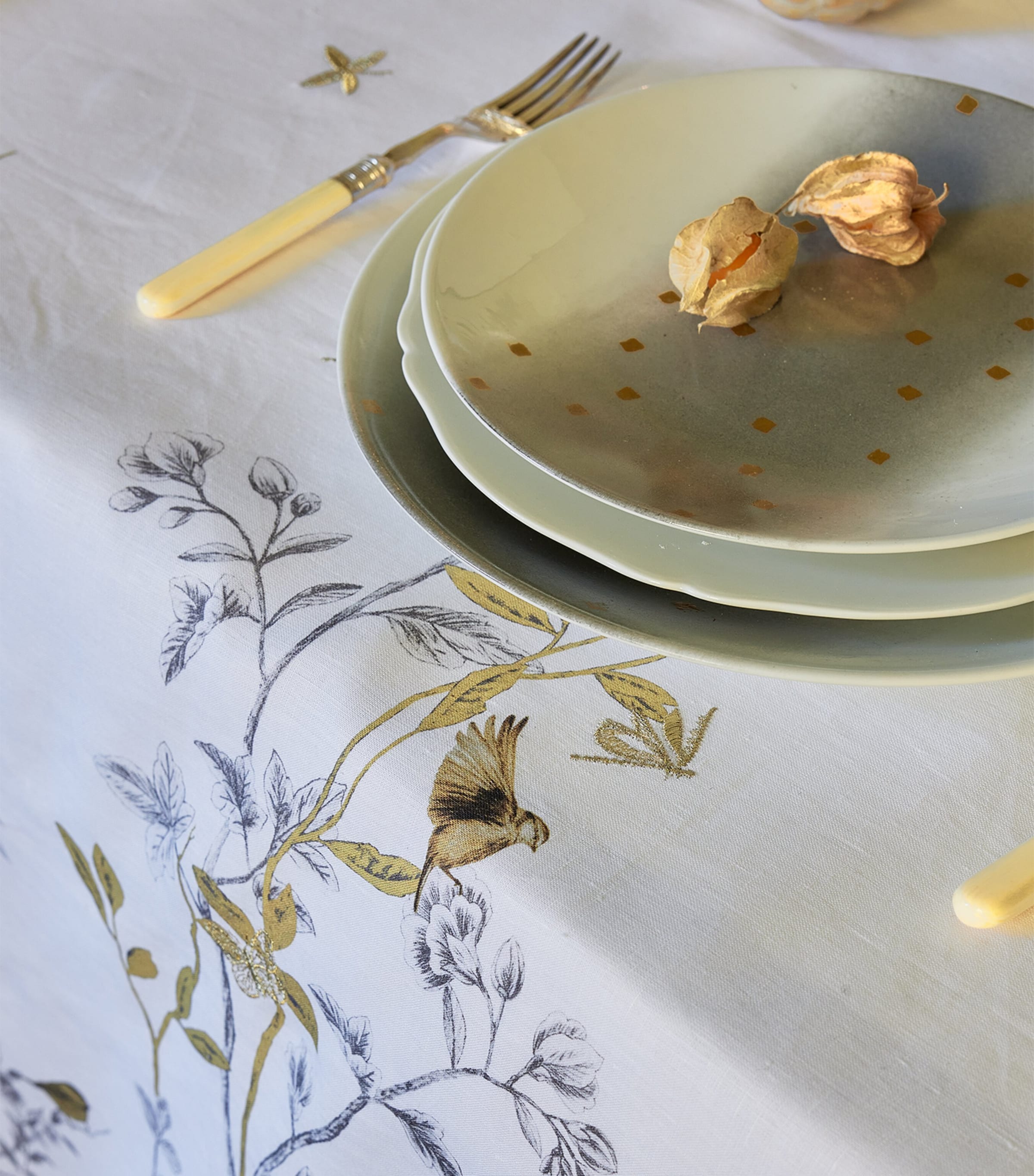 Alexandre Turpault Linen Botanical Tablecloth (170cm x 250cm) | Dining | Table Linens | Tablecloths | Designers | Alexandre Turpault Alexandre Turpault Linen Botanical Tablecloth (170cm x 250cm) | Dining | Table Linens | Tablecloths | Designers | Alexandre Turpault