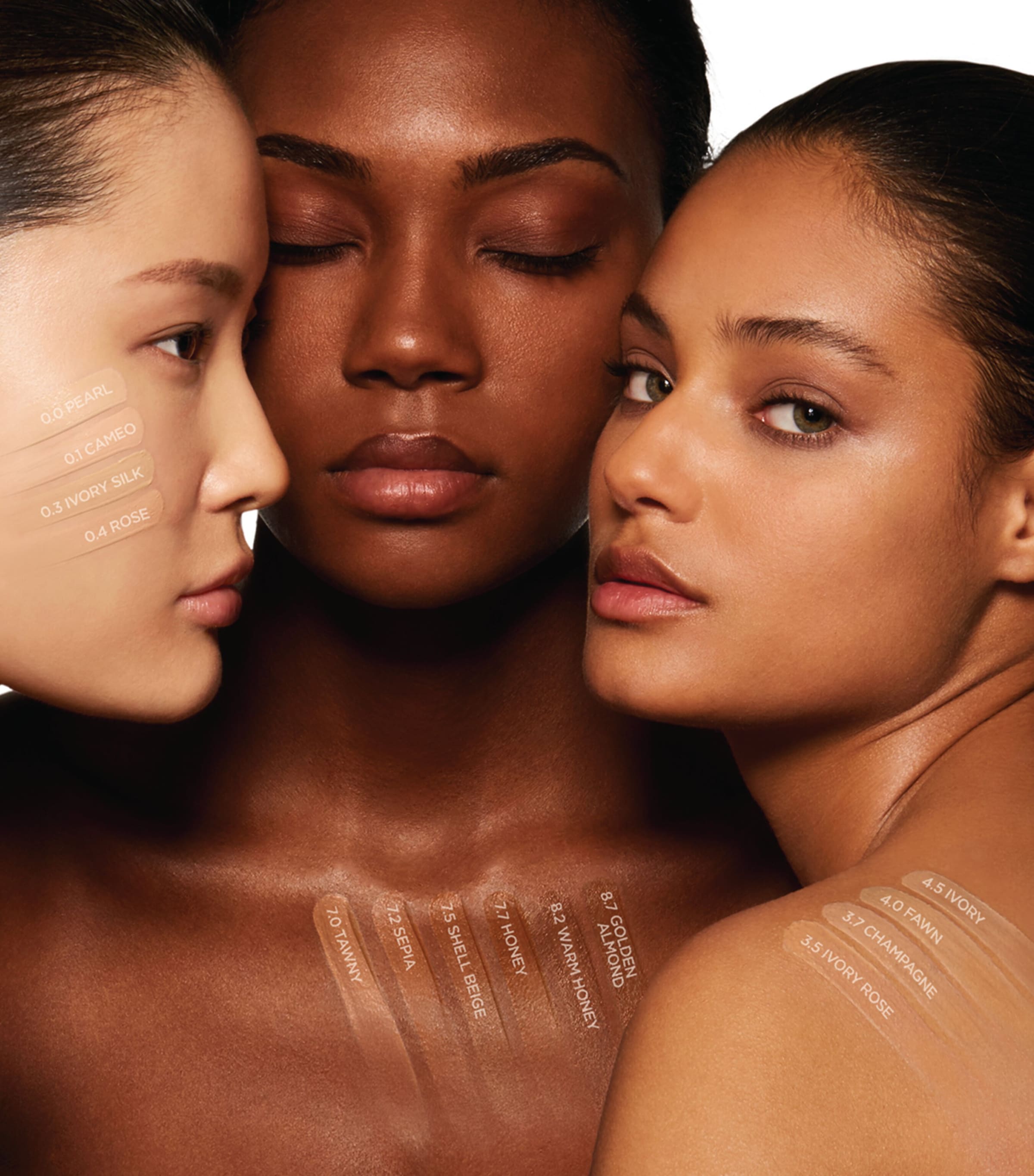 TOM FORD Shade And Illuminate Soft Radiance Foundation SPF 50 Pearl Image 2