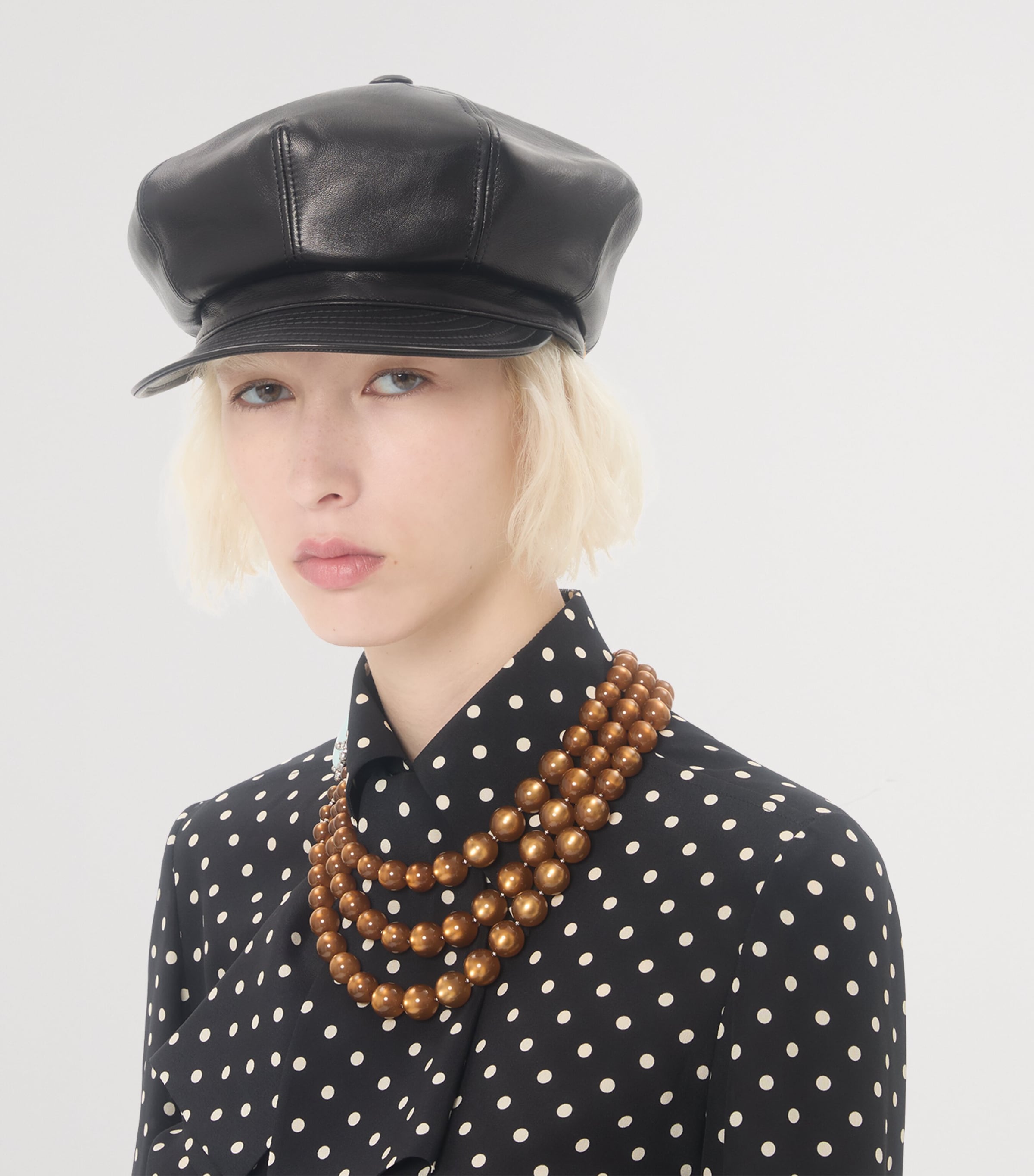 Leather VLogo Signature Beret FV0 Image 2