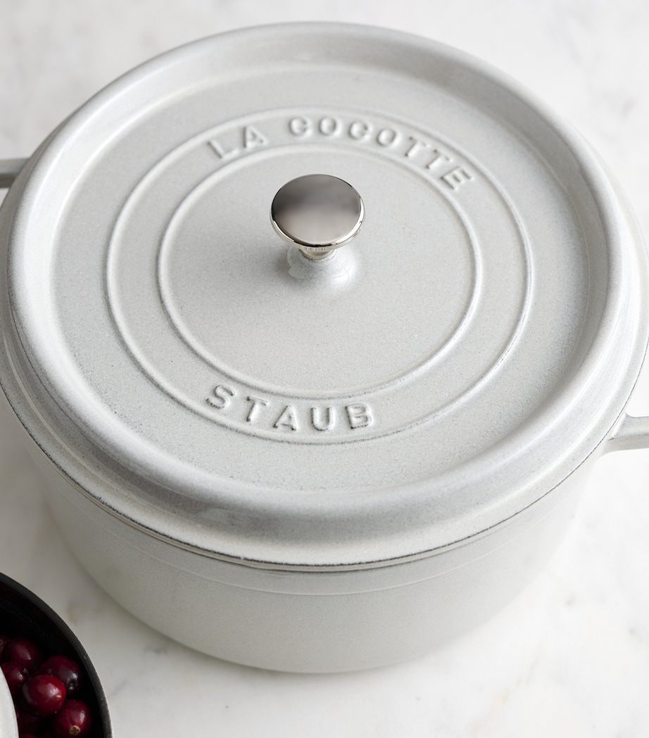 Staub Round Cocotte (20cm) White Truffle Image 5