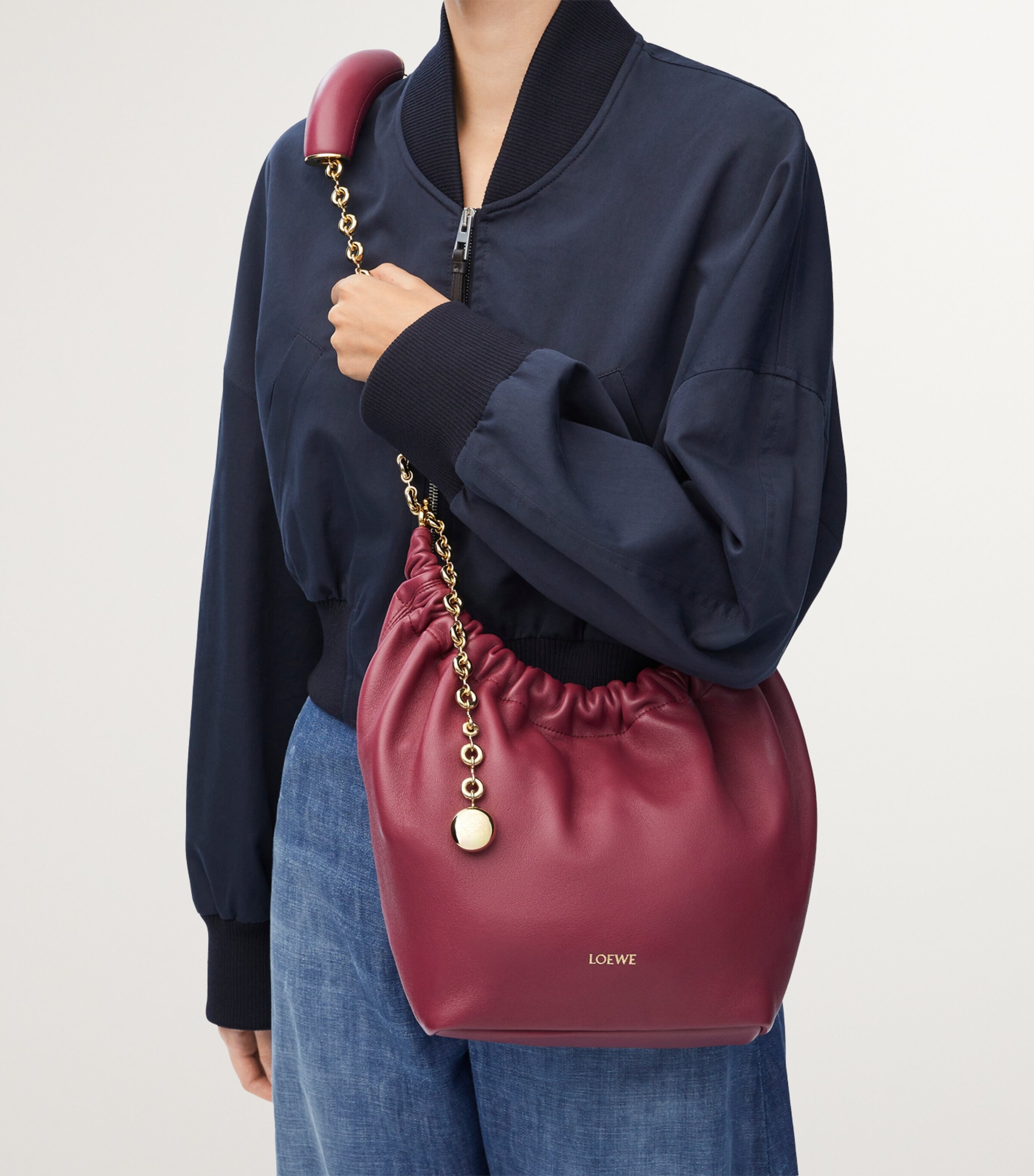 Small Leather Squeeze Top-Handle Bag CRIMSON Image 9