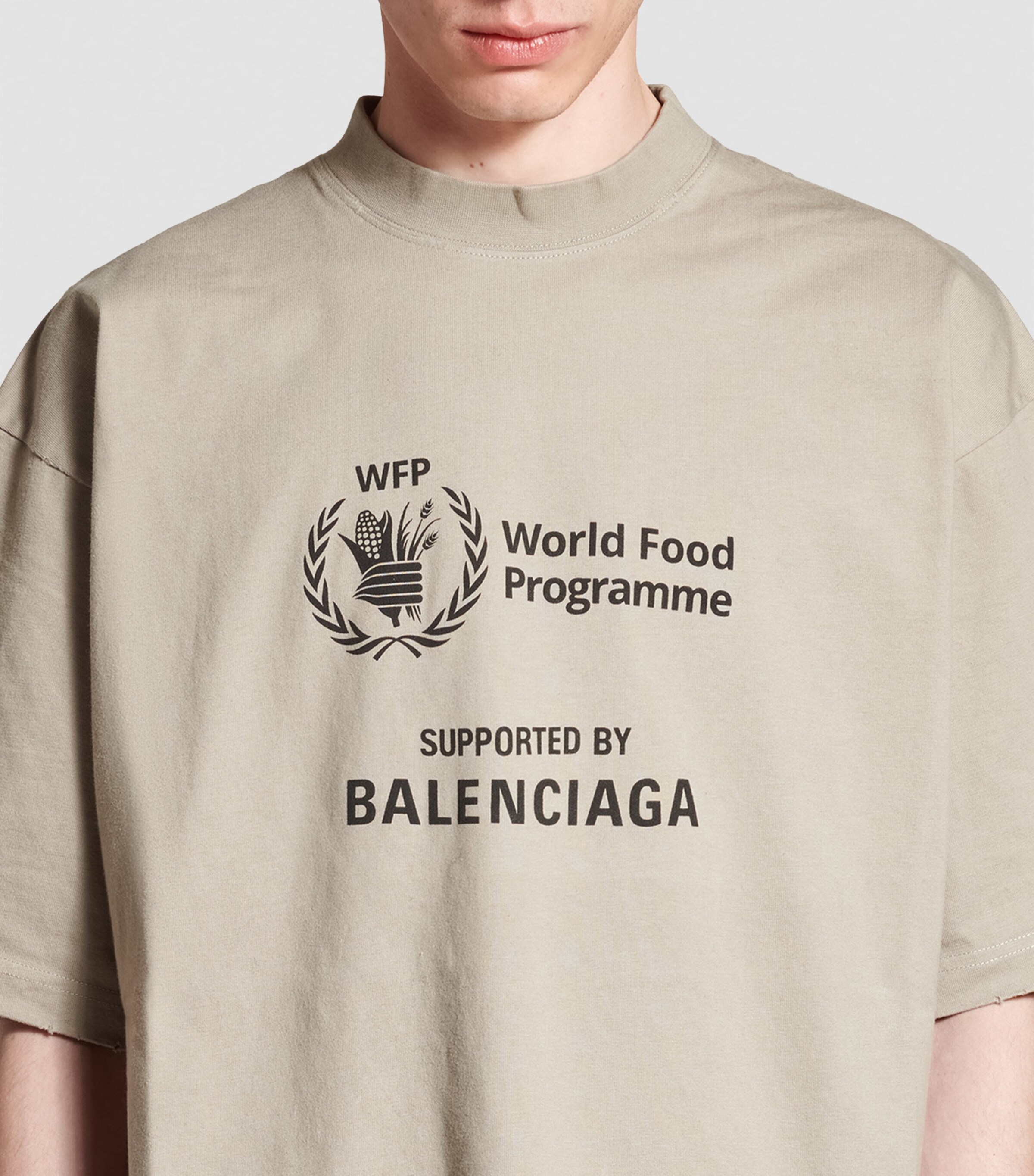 Balenciaga “World Food outlet Programme” All over Print T-shirt Men’s size XL