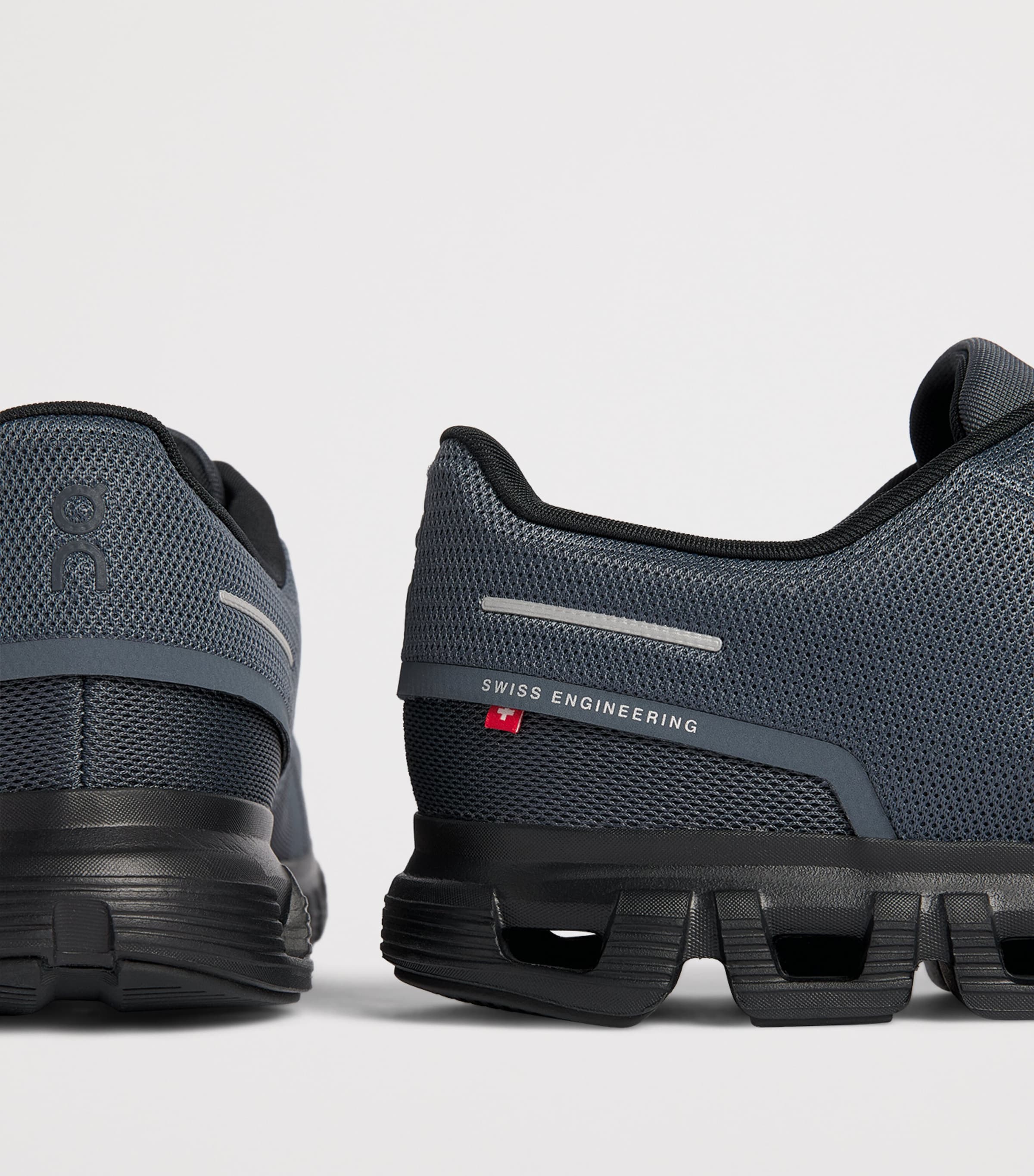 On Mens Cloud 6 Trainers Navy | Black Image 7