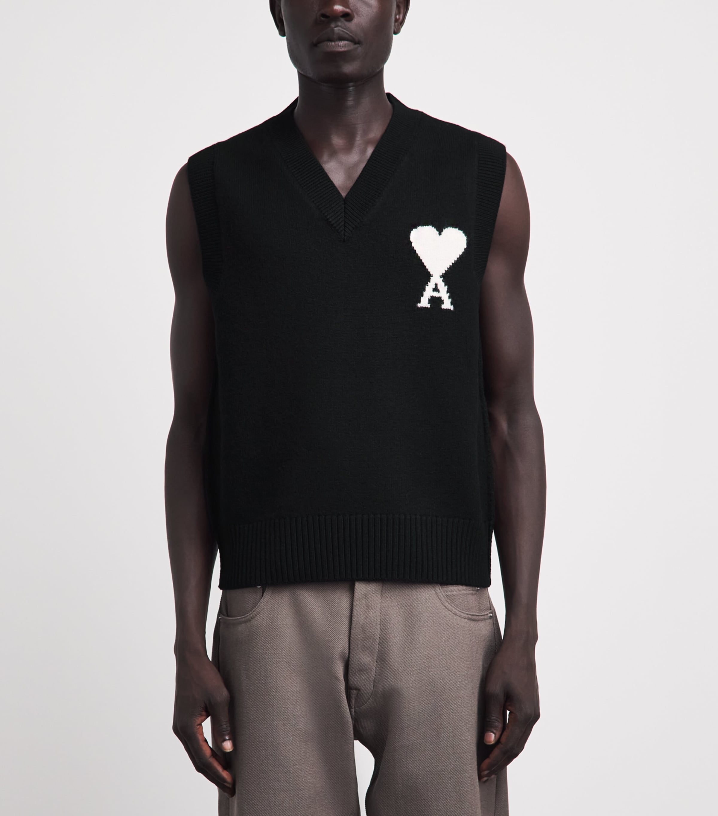 AMI Paris Mens Wool Logo Sweater Vest Noir/ecru Image 4