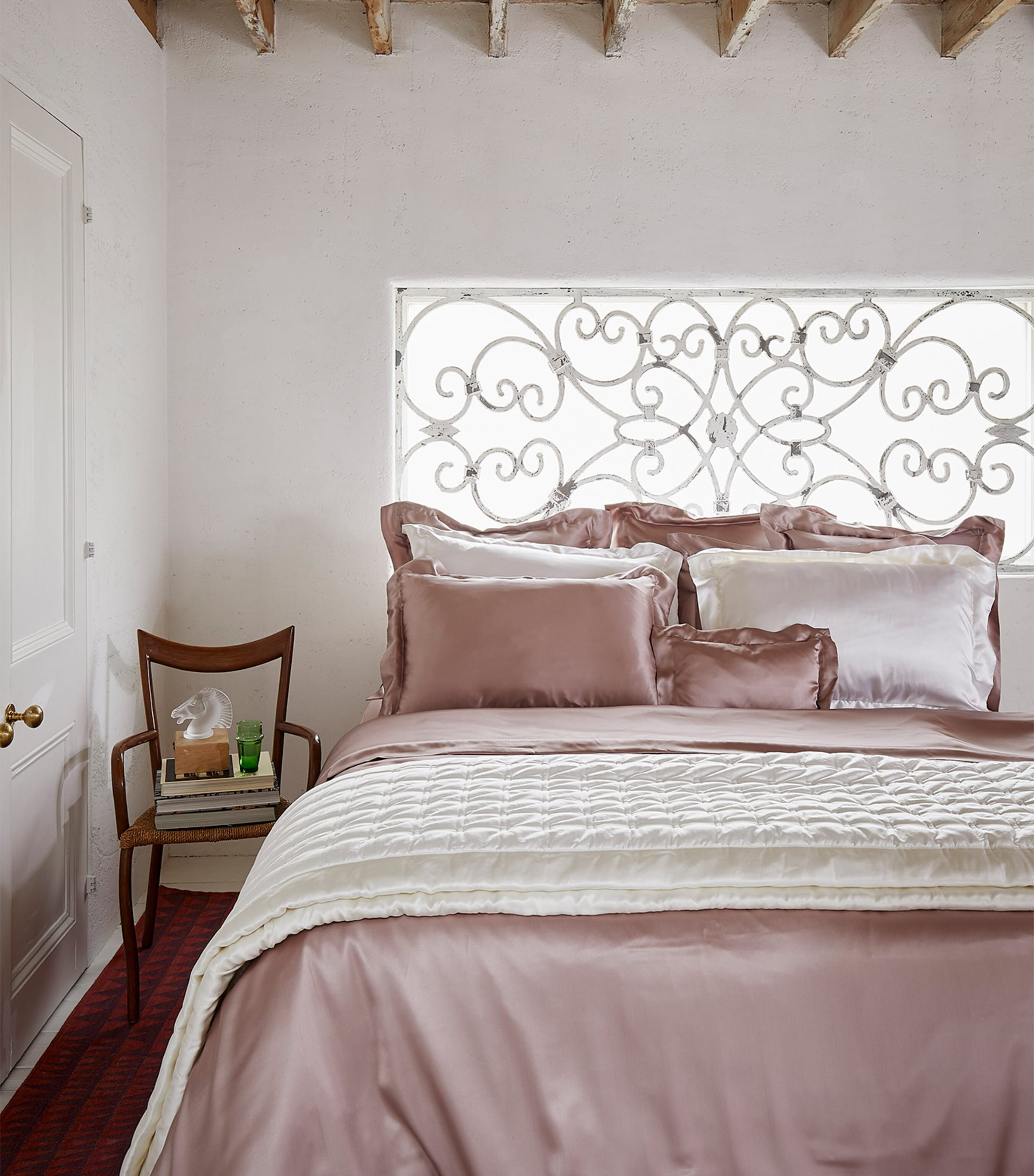 Silk Super King Fitted Sheet (180cm x 200cm) VINTAGE PINK Image 2