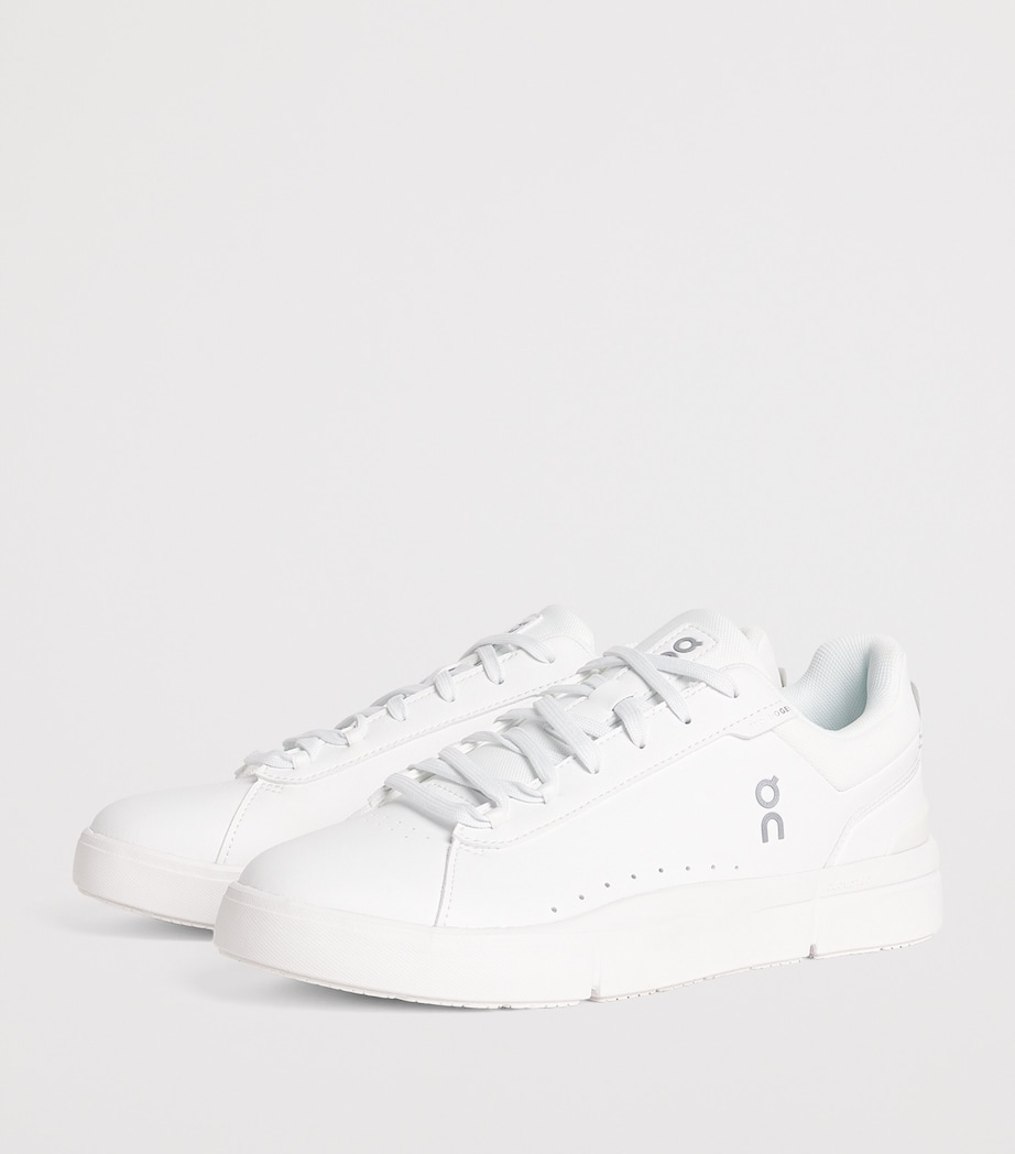 On Mens THE ROGER Advantage Sneakers White | White Image 3