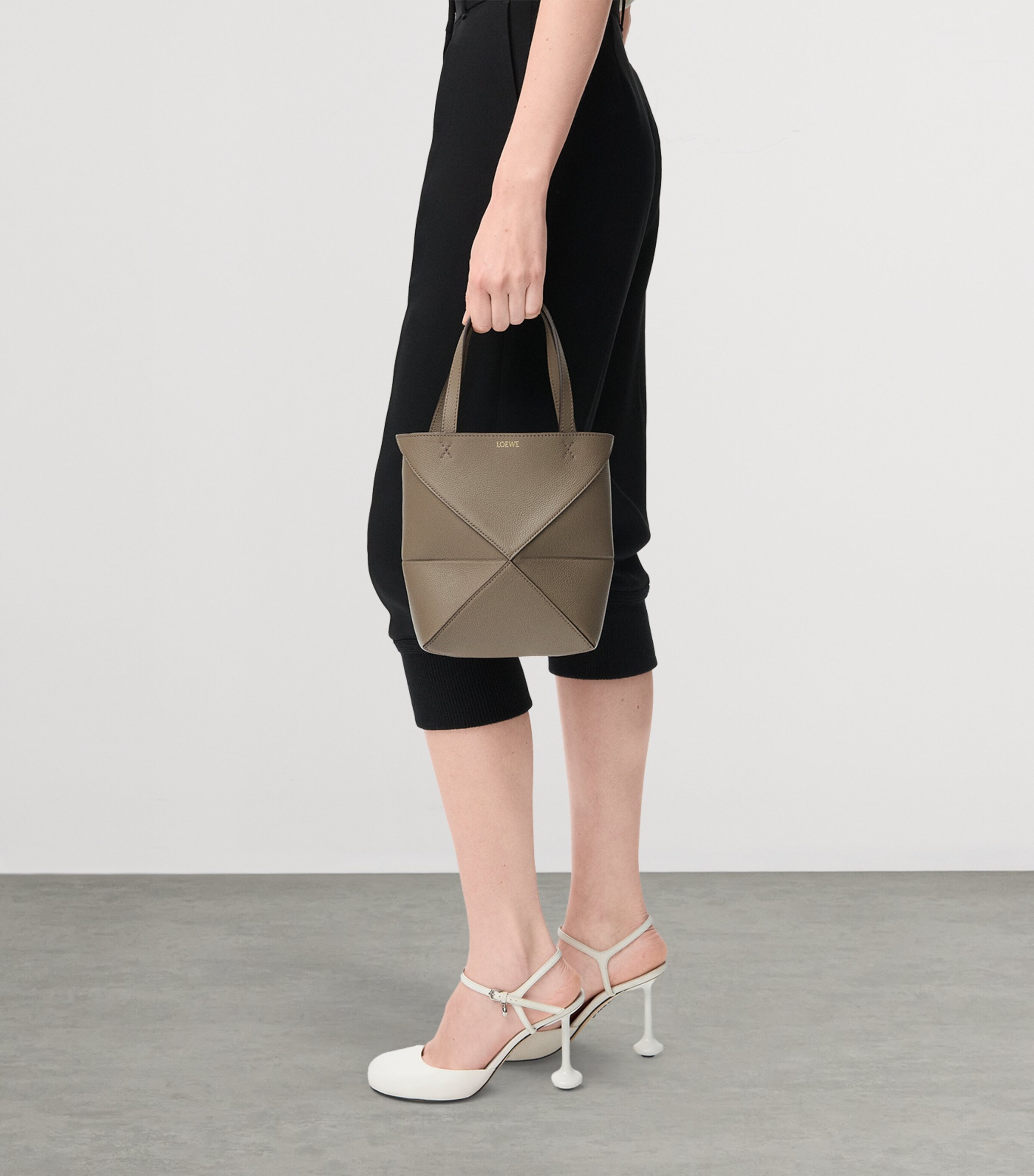 VIP【関税送料無料】希少 Loewe Puzzle Fold Tote Mini LOEWE Mini Leather Puzzle Fold Tote Bag | Harrods UK