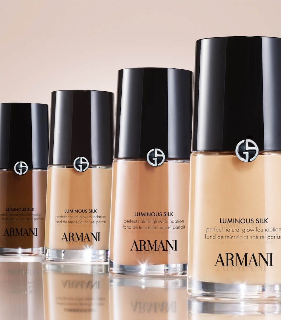 Armani Luminous Silk Foundation Shade Image 3