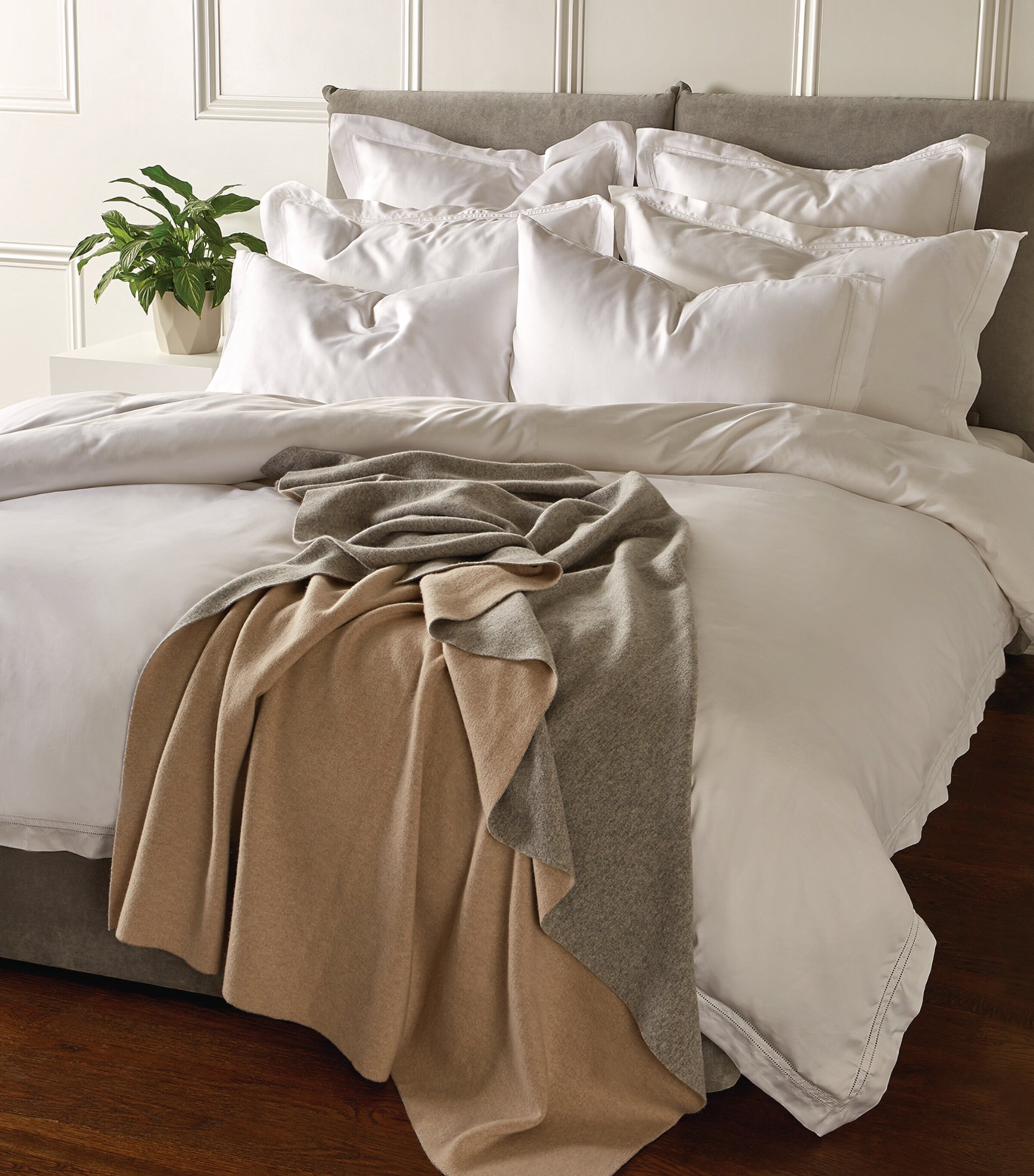 Silk Cotton Super King Duvet Cover Set (260cm x 220cm) WHITE Image 4