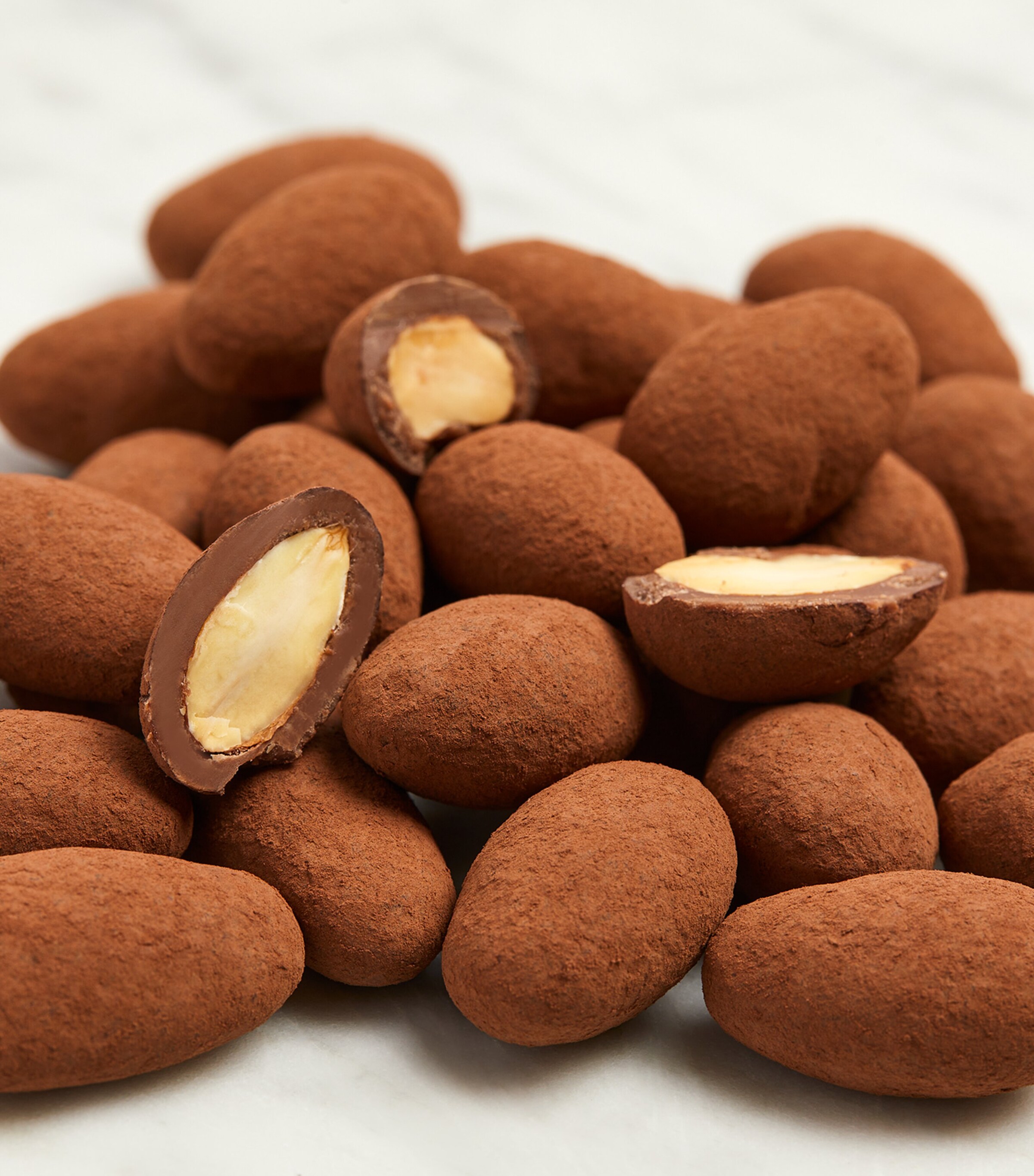 Farhi Chocolate-Dusted Almond Bonbonnière (260g) Image 4