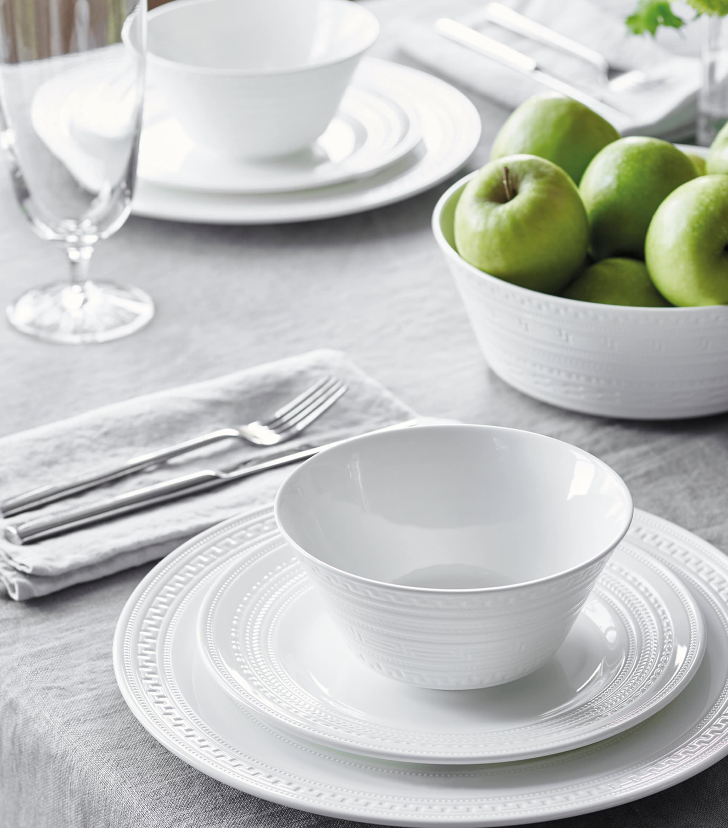 Wedgwood Bone China Intaglio Serving Bowl (20cm) White Image 6