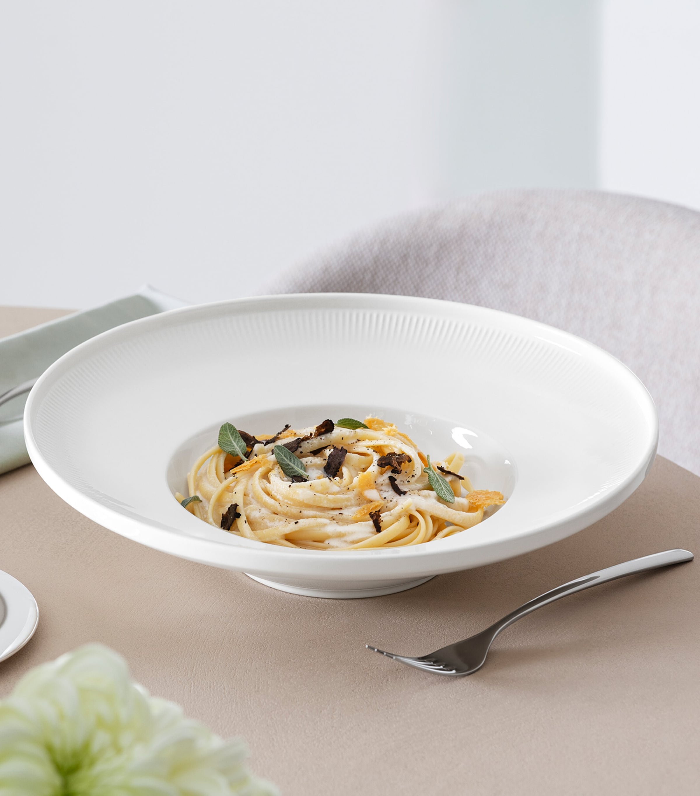 Porcelain Afina Bowl (25cm) WHITE Image 2