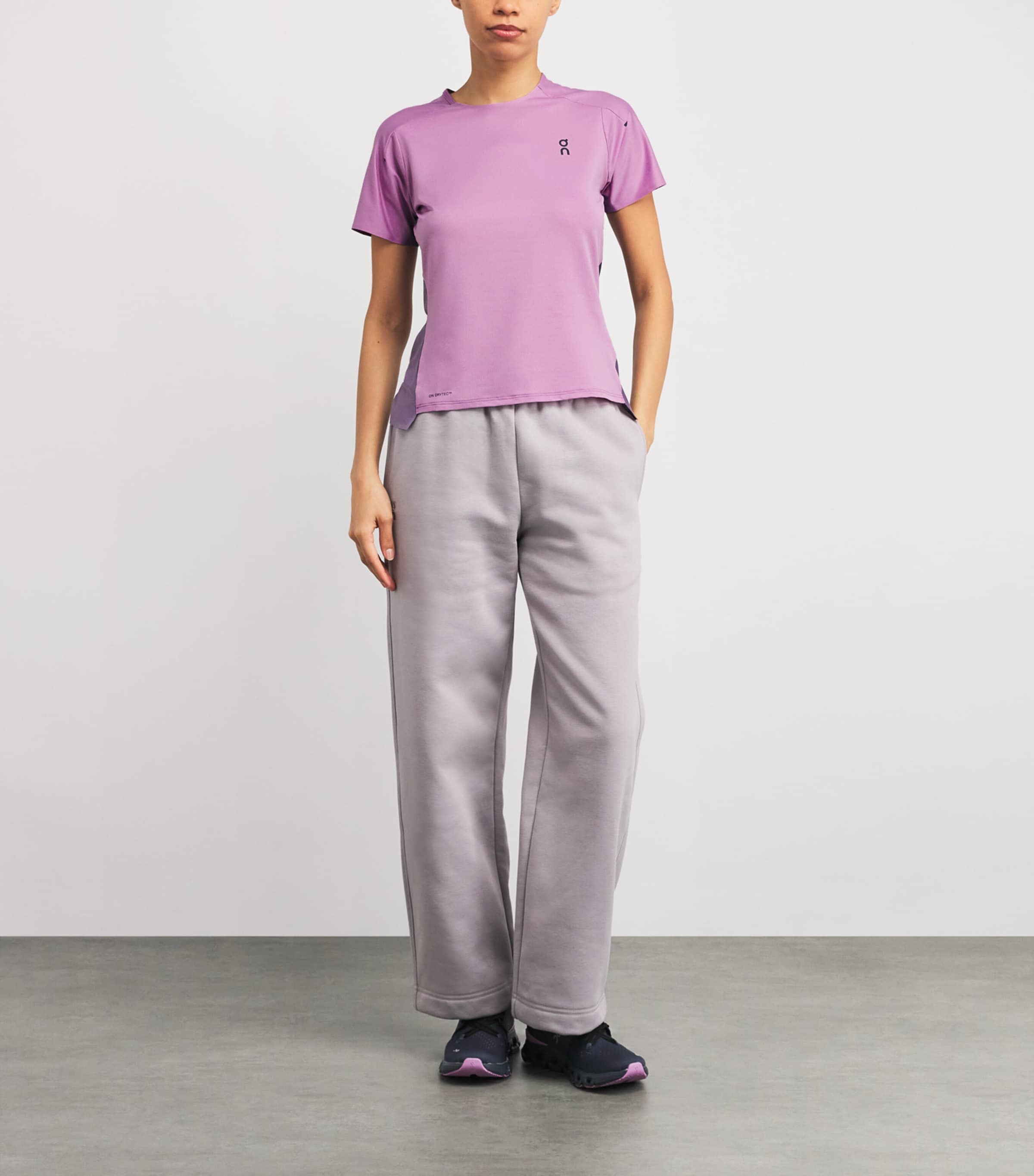 Performance T-Shirt PINK Image 2