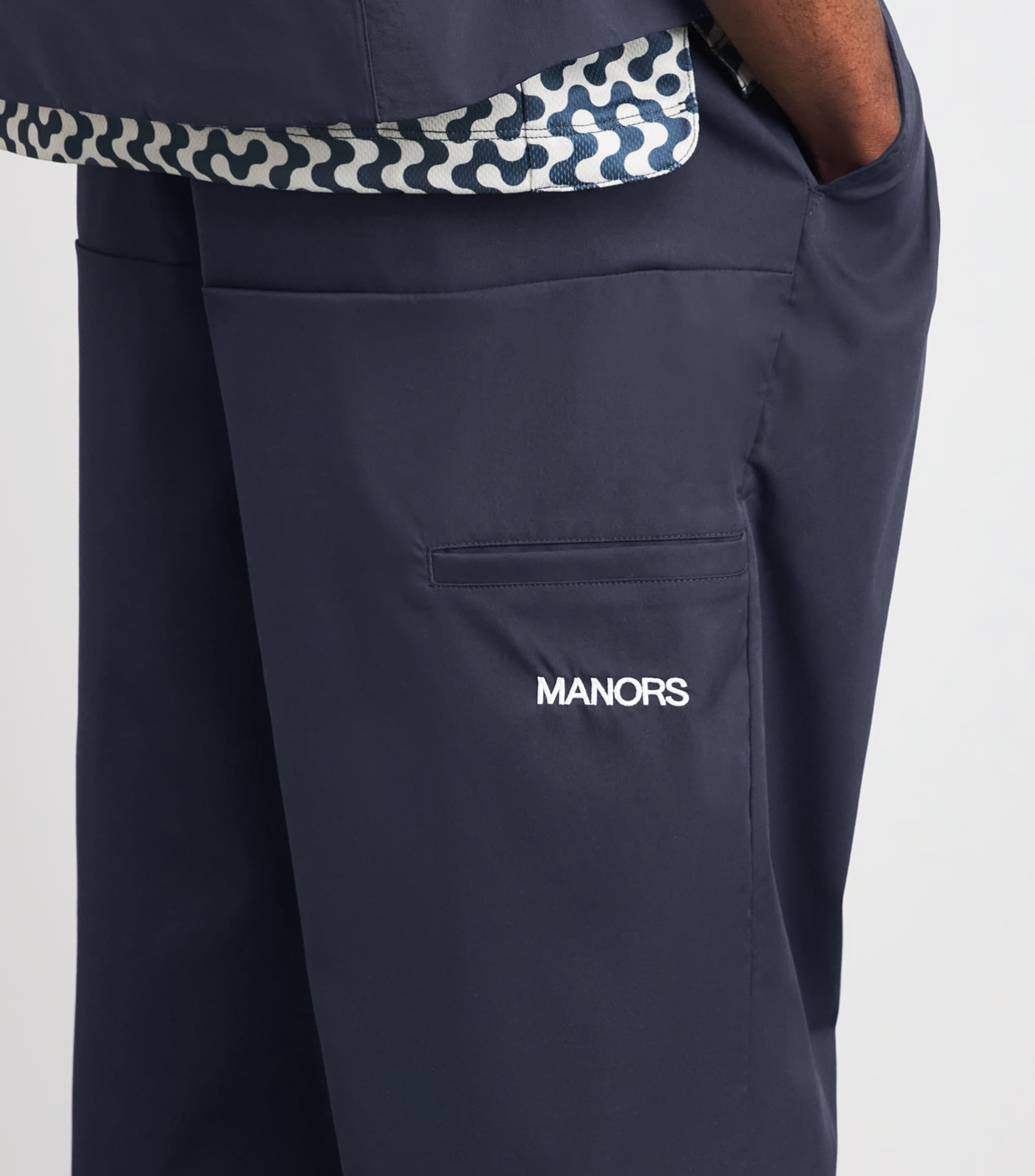 Manors Mens Water-Repellent Greenskeeper Chinos Midnight Image 3