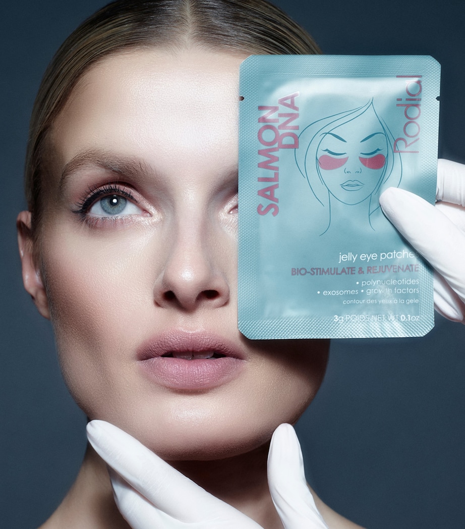 Rodial Salmon DNA Jelly Eye Patches Image 4