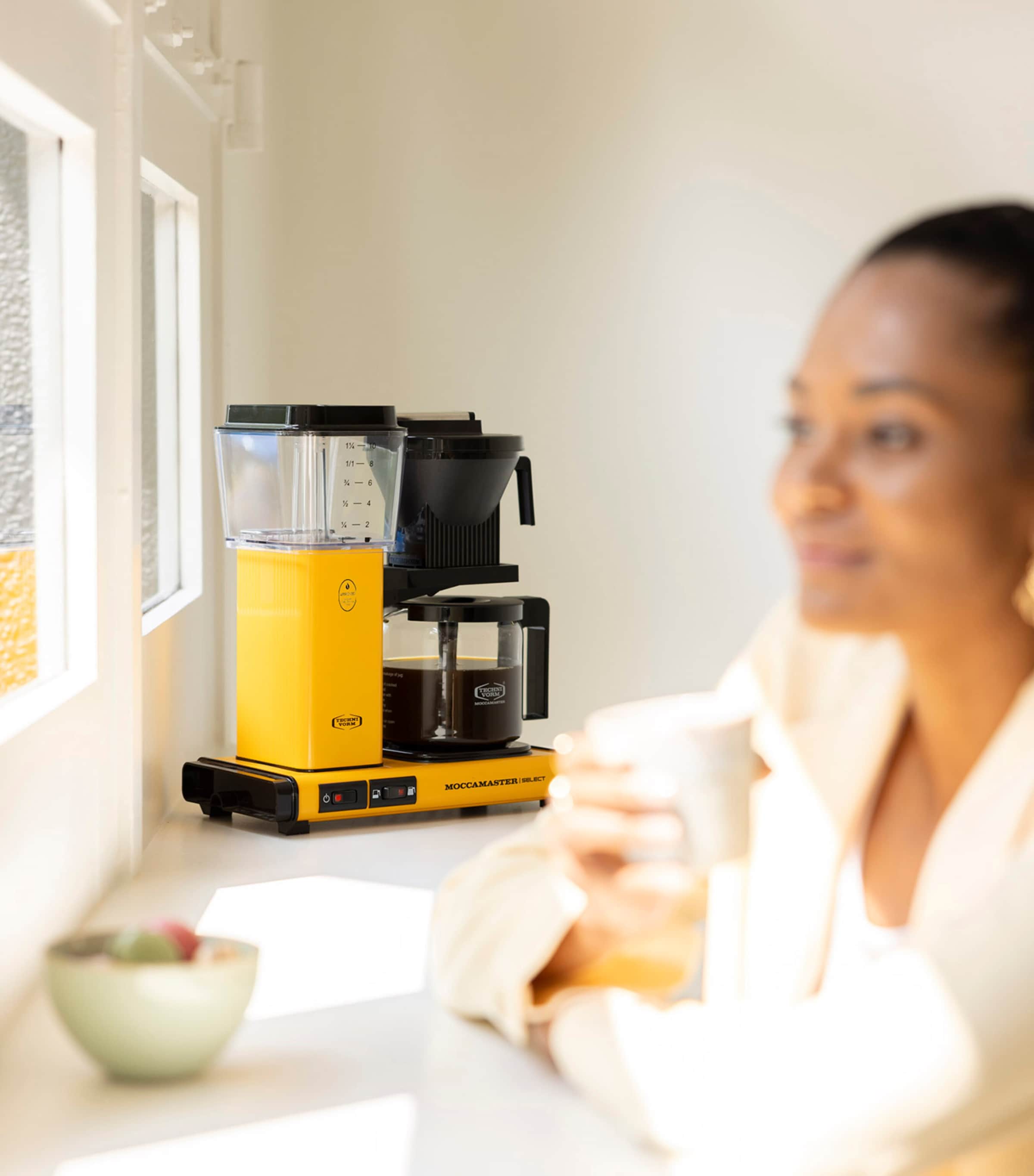 Moccamaster KBG Select Filter Coffee Machine Yellow Pepper Image 4
