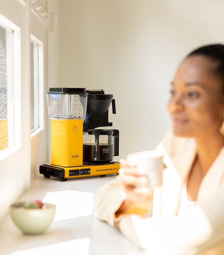 Moccamaster KBG Select Filter Coffee Machine Yellow Pepper Image 4