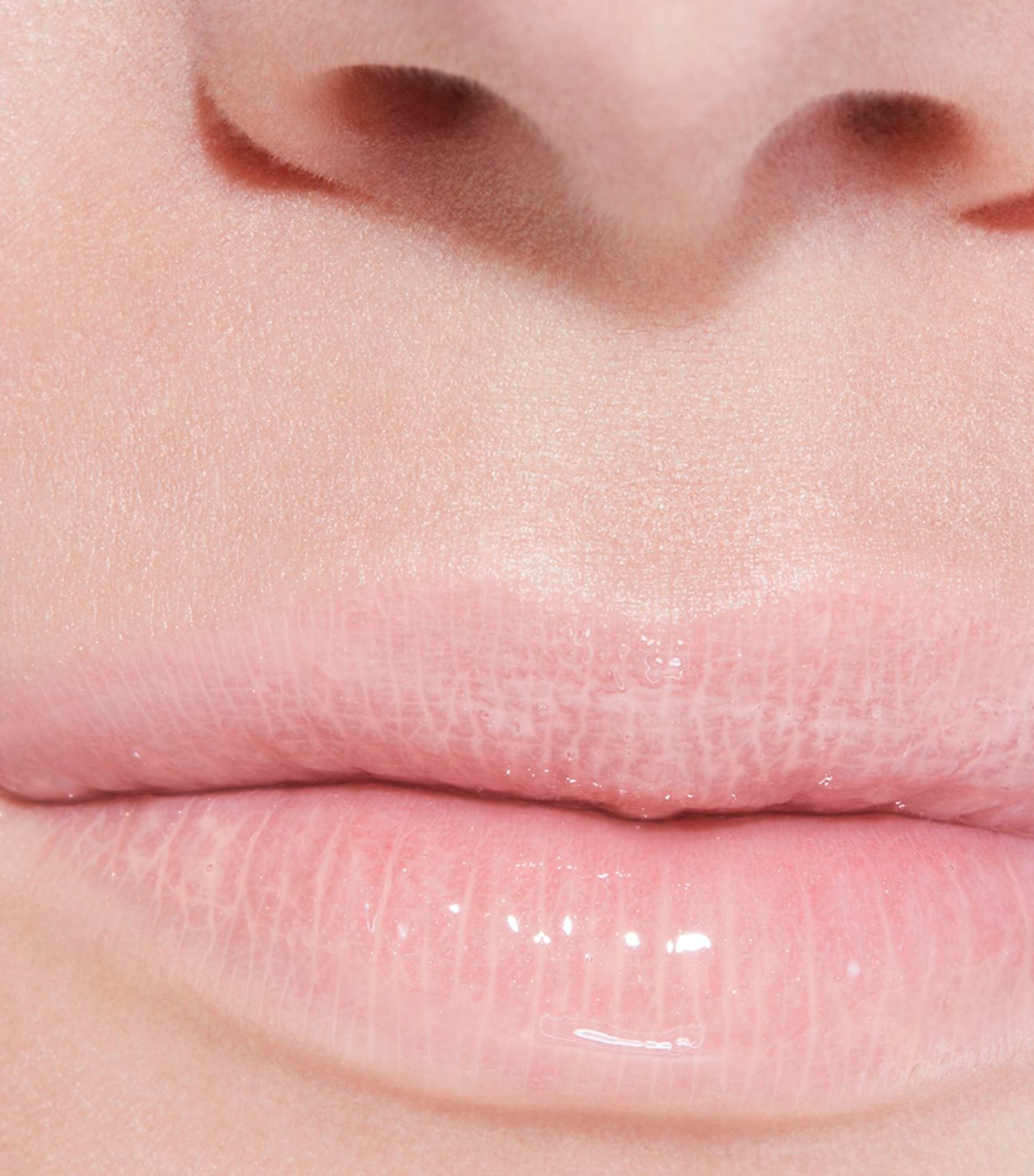 CHANEL ROUGE COCO GLOSS Moisturising Gloss Icing Image 5