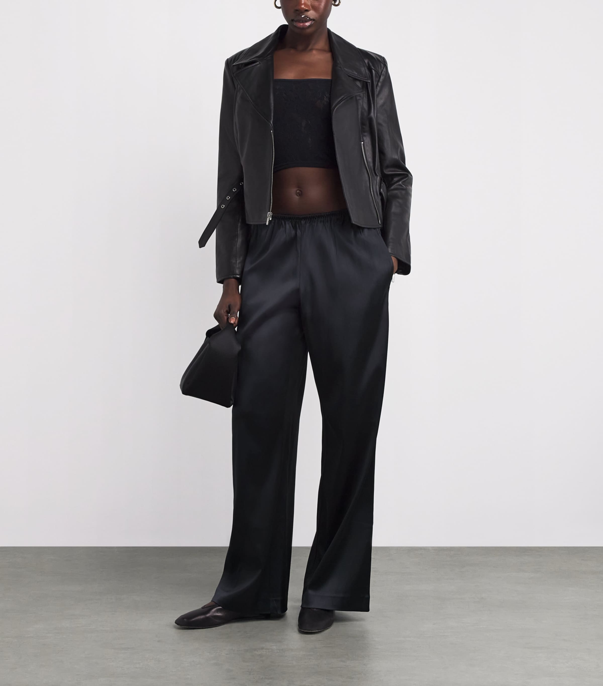 Lace Cropped Cami Top OBSIDIAN Image 2