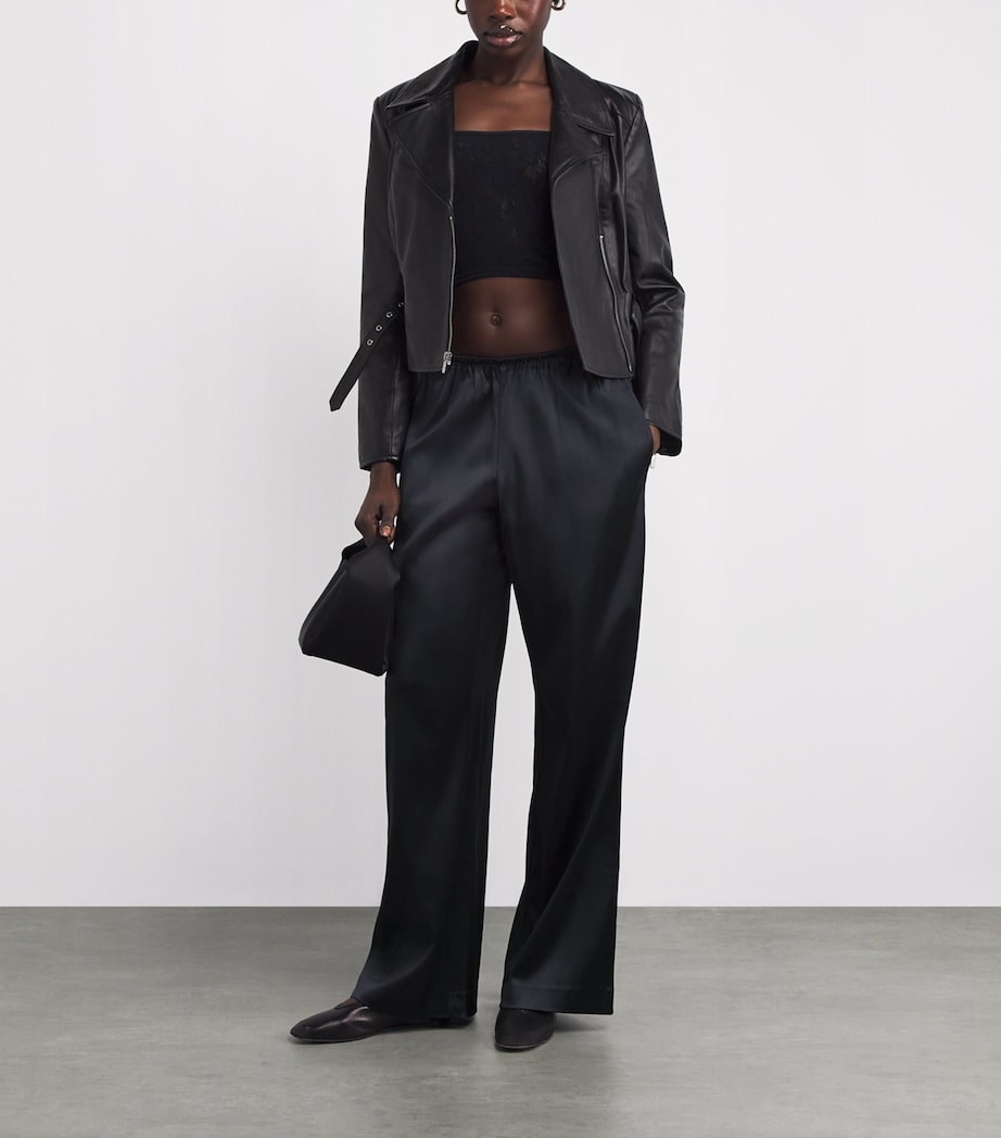 Lace Cropped Cami Top OBSIDIAN Image 2