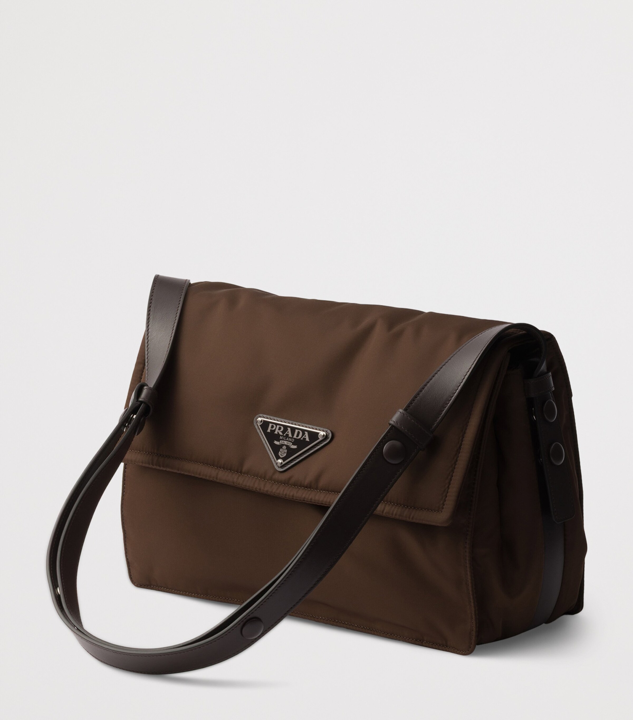 Medium Re-Nylon Traveller Shoulder Bag F0038 Image 2