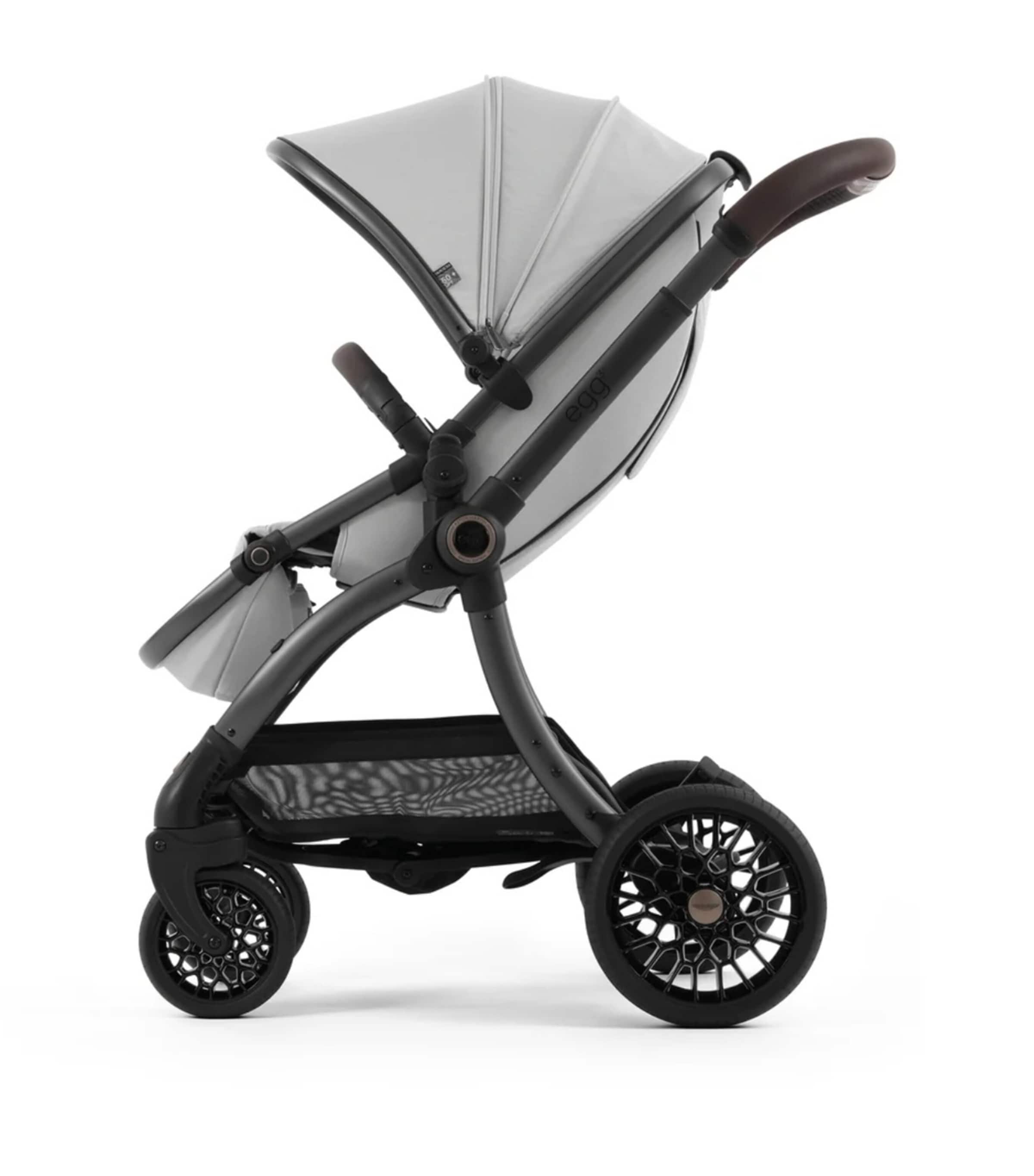 Egg x Aston Martin egg3 Snuggle Bundle Soft Grey Image 10