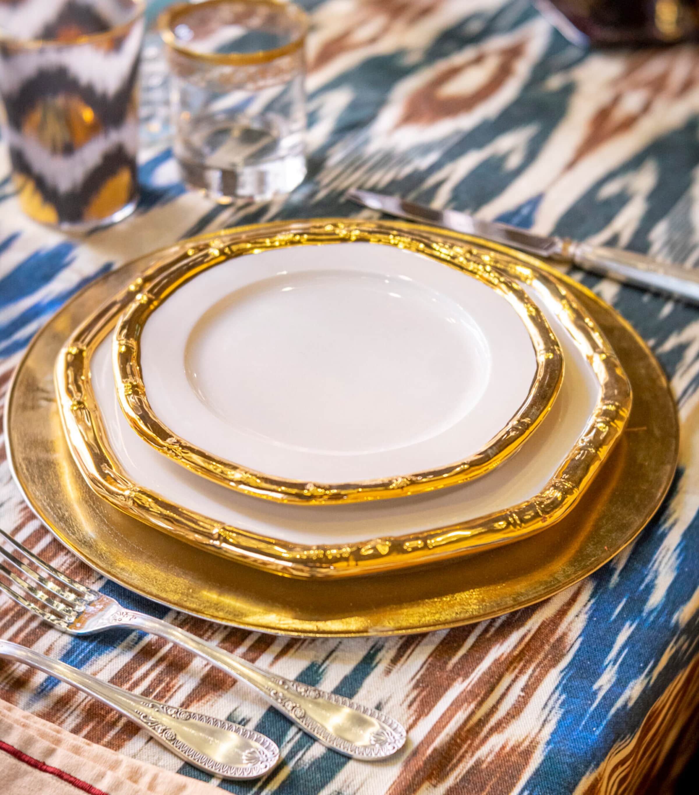 Ceramic Bamboo Salad Plate (21cm) WHITE & GOLD Image 2