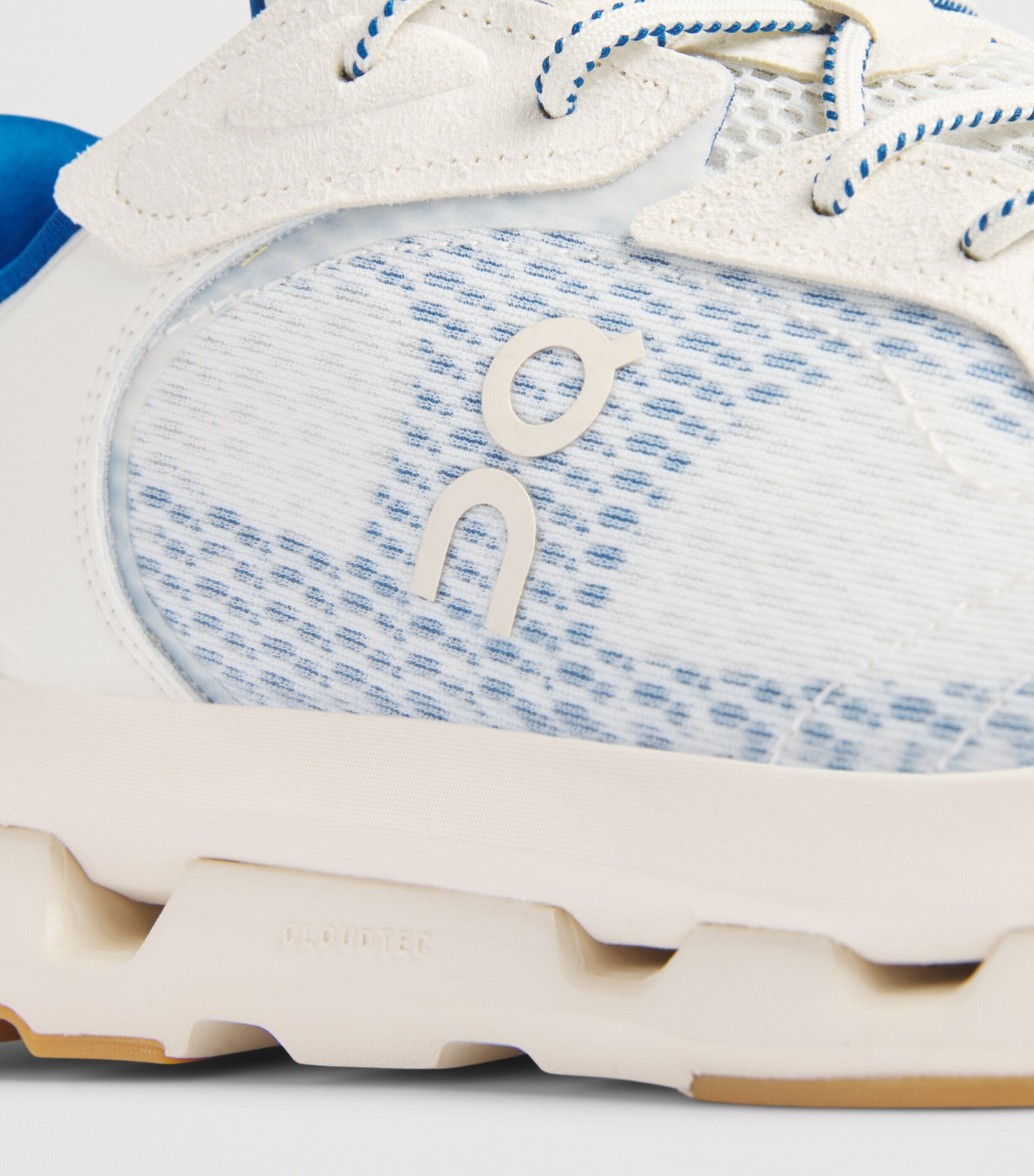 On Mens Cloudzone Moon Trainers Ivory | Nightfall Image 7
