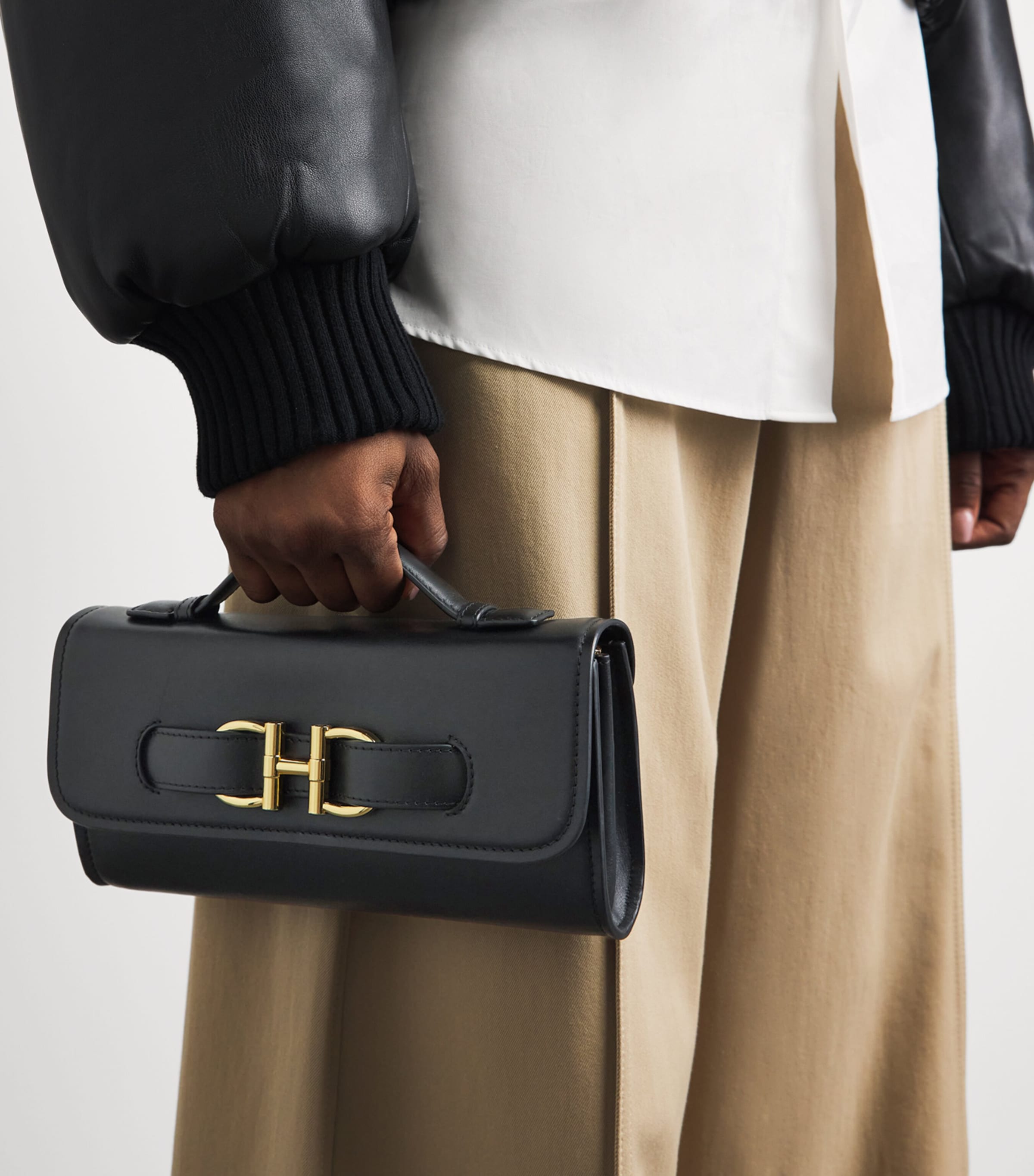 Harrods Leather Snaffle East West Purse Black Image 2