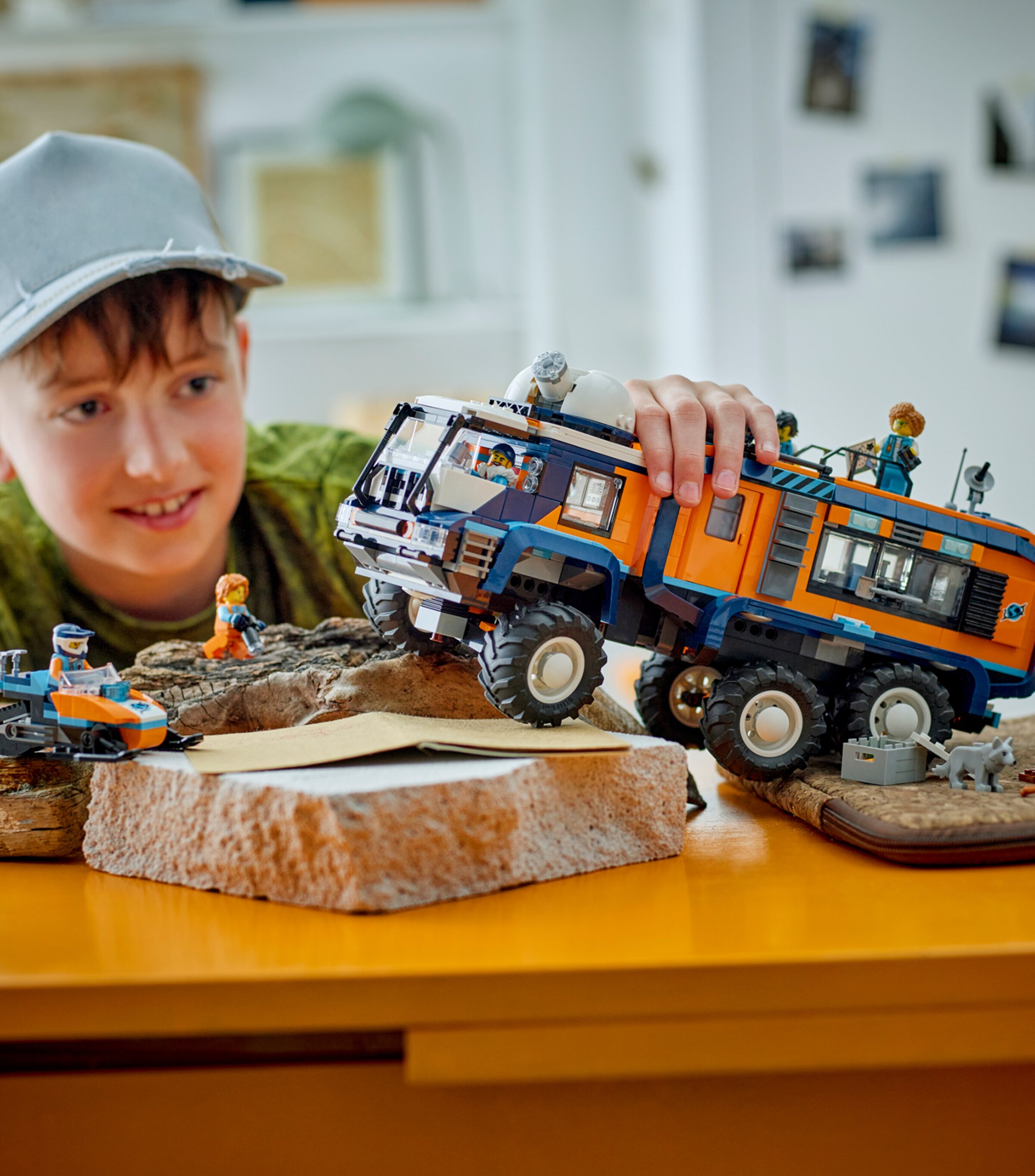 Lego Arctic Explorer Science Lab Truck 60471 Image 2