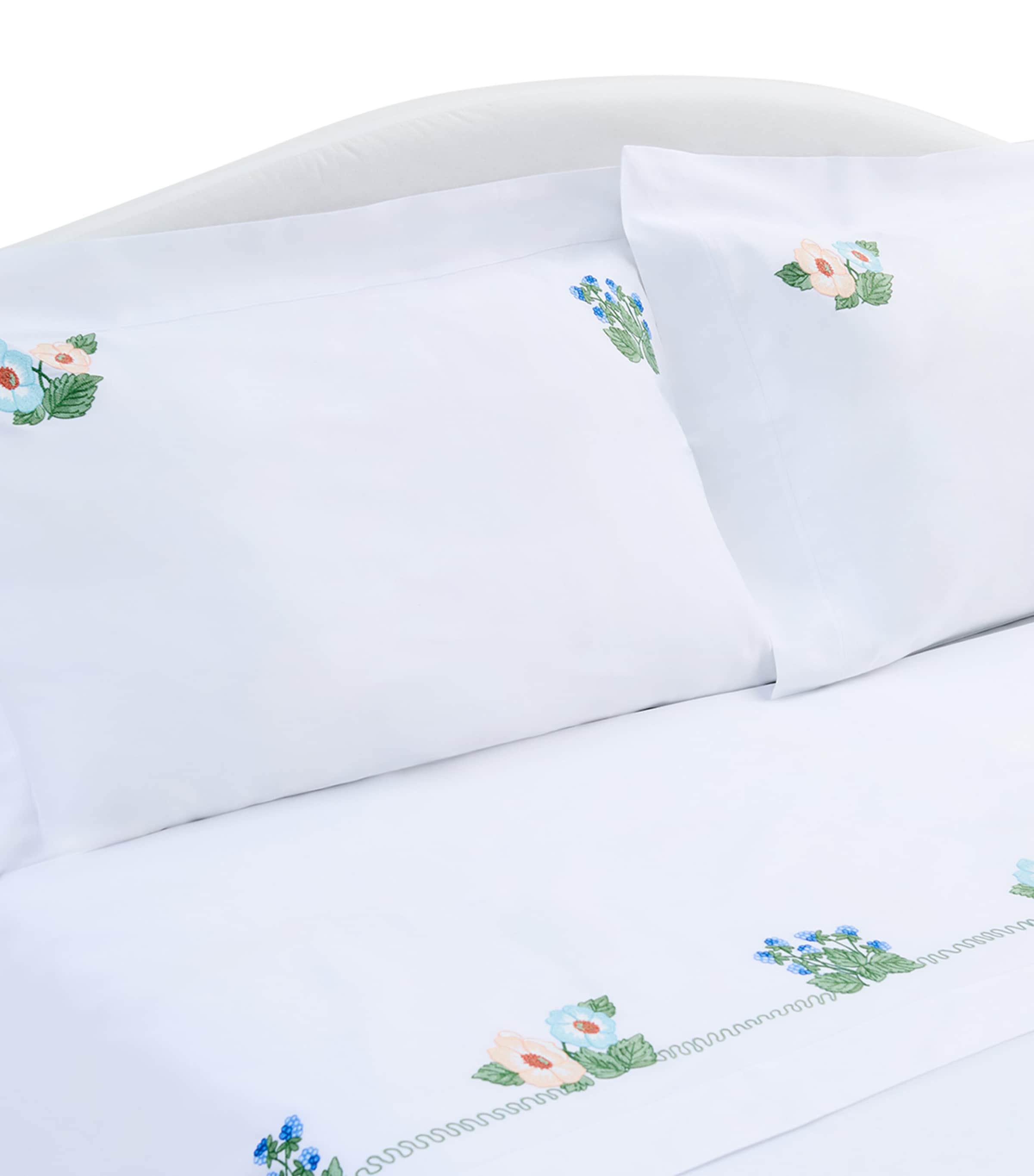 Loretta Caponi Cotton Flowers and Blackberries Pillowcase Pair (50cm x 75cm) Image 2