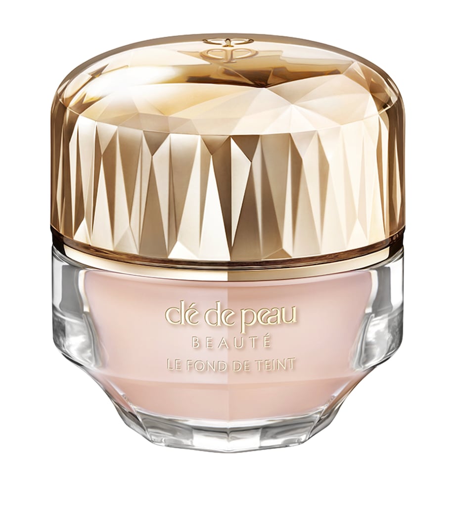 Clé de Peau Beauté The Foundation Image 1
