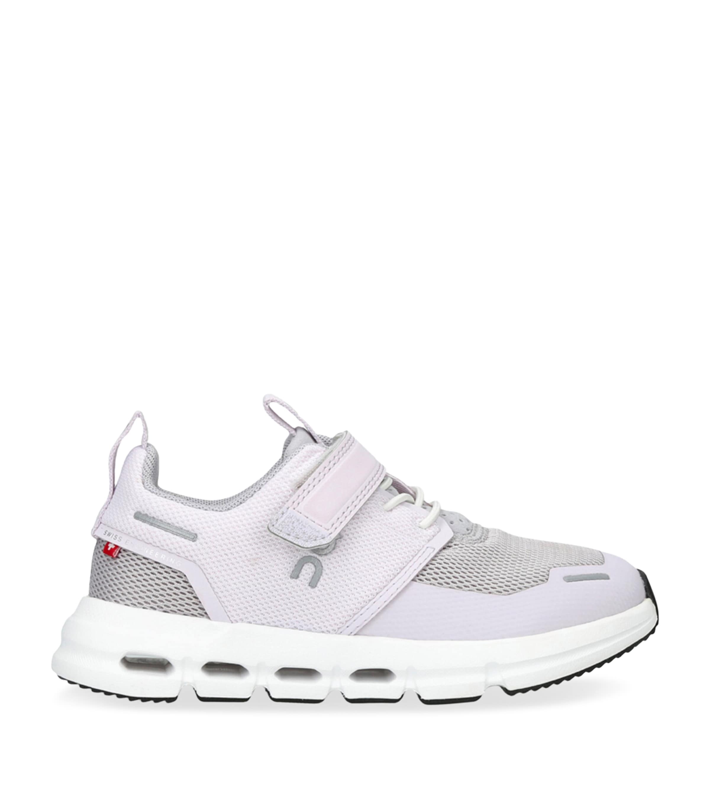On Running Cloud Play Trainers In White