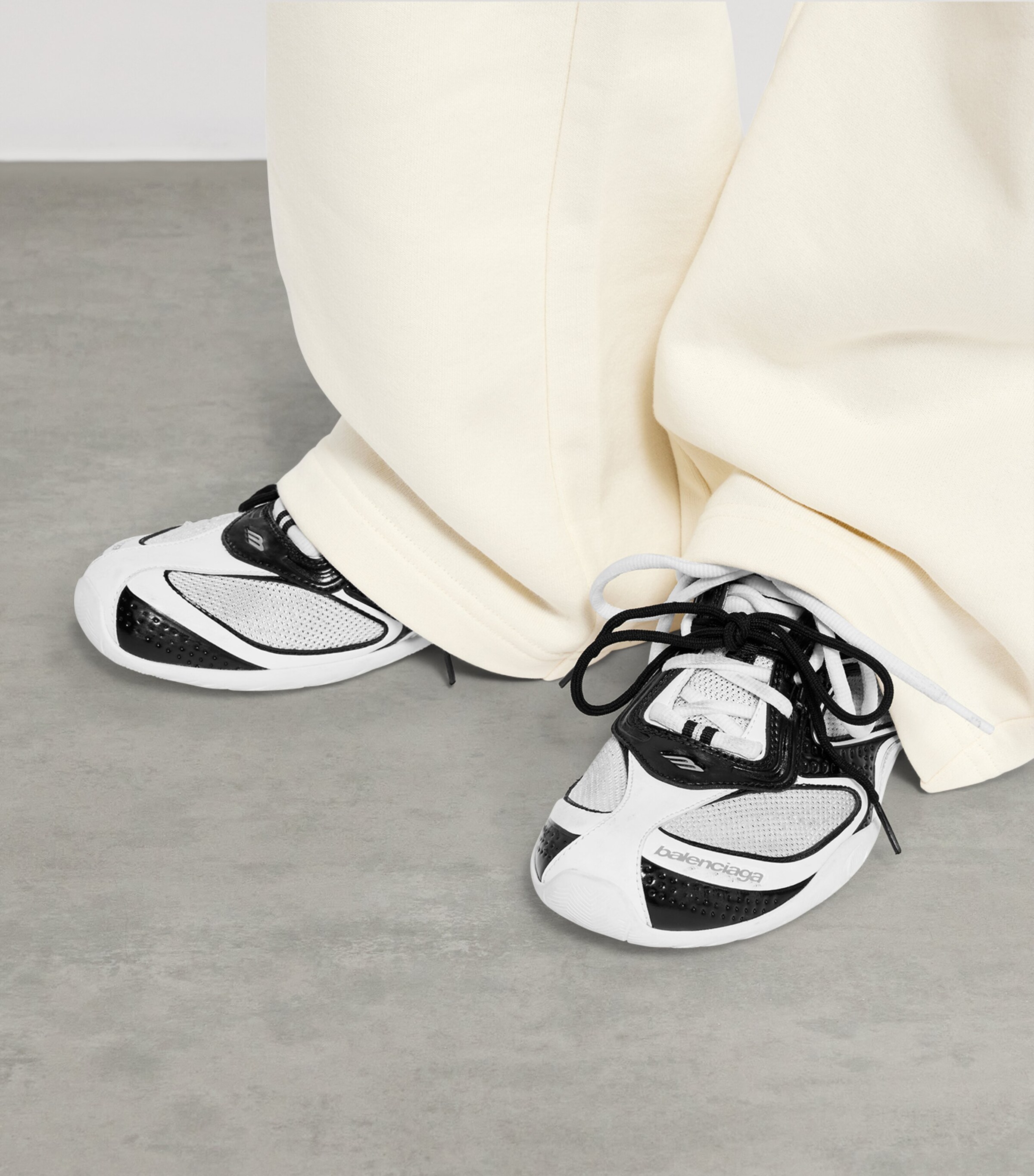 Balenciaga Radar Low-Top Sneakers Image 2
