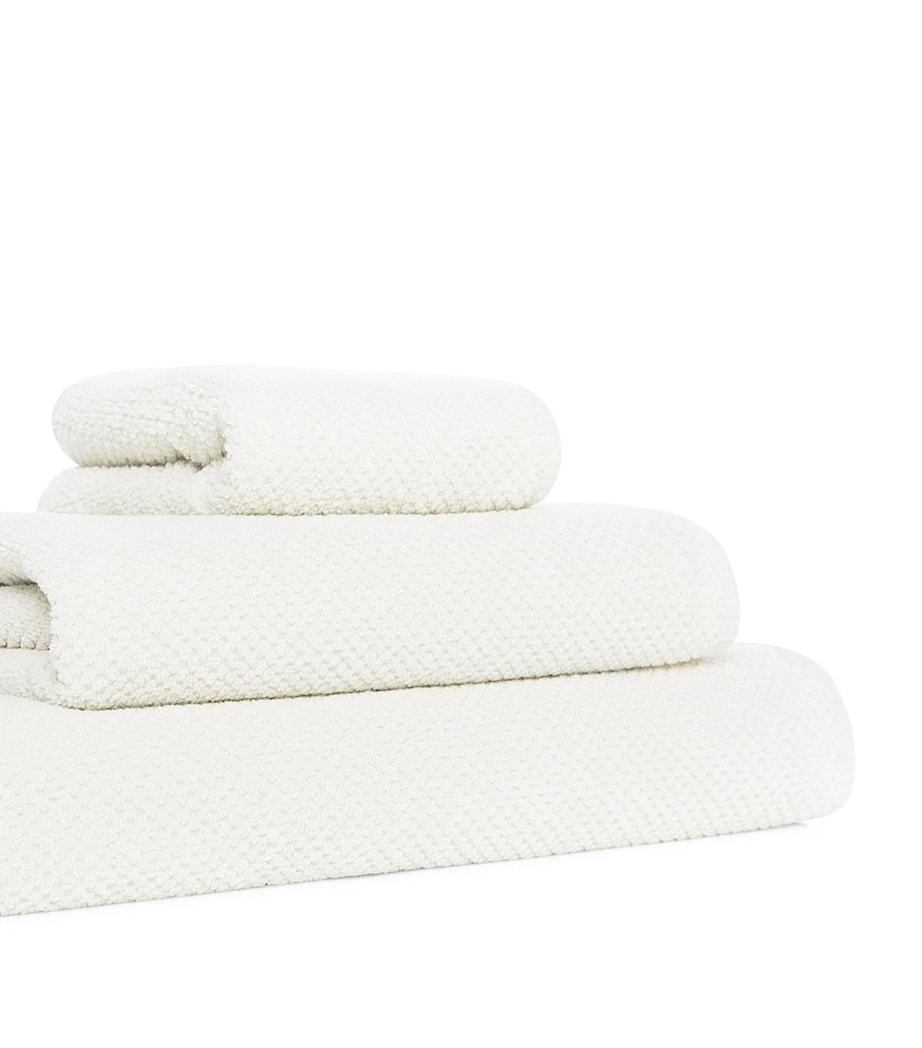 GRACCIOZA Bee Waffle Extra-Large Hand Towel (50cm x 100cm) Snow Image 5