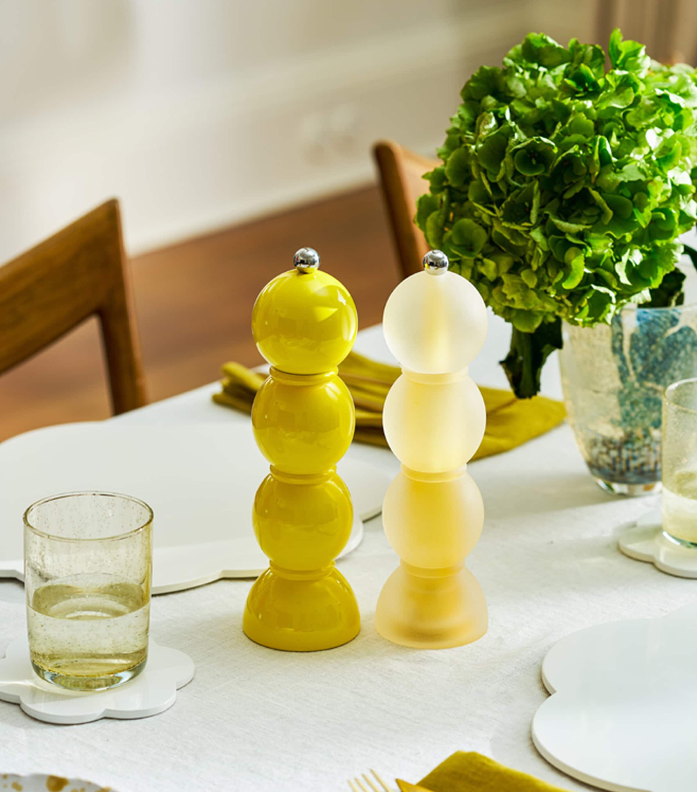 Addison Ross Bobbin Salt or Pepper Mill Yellow Image 4