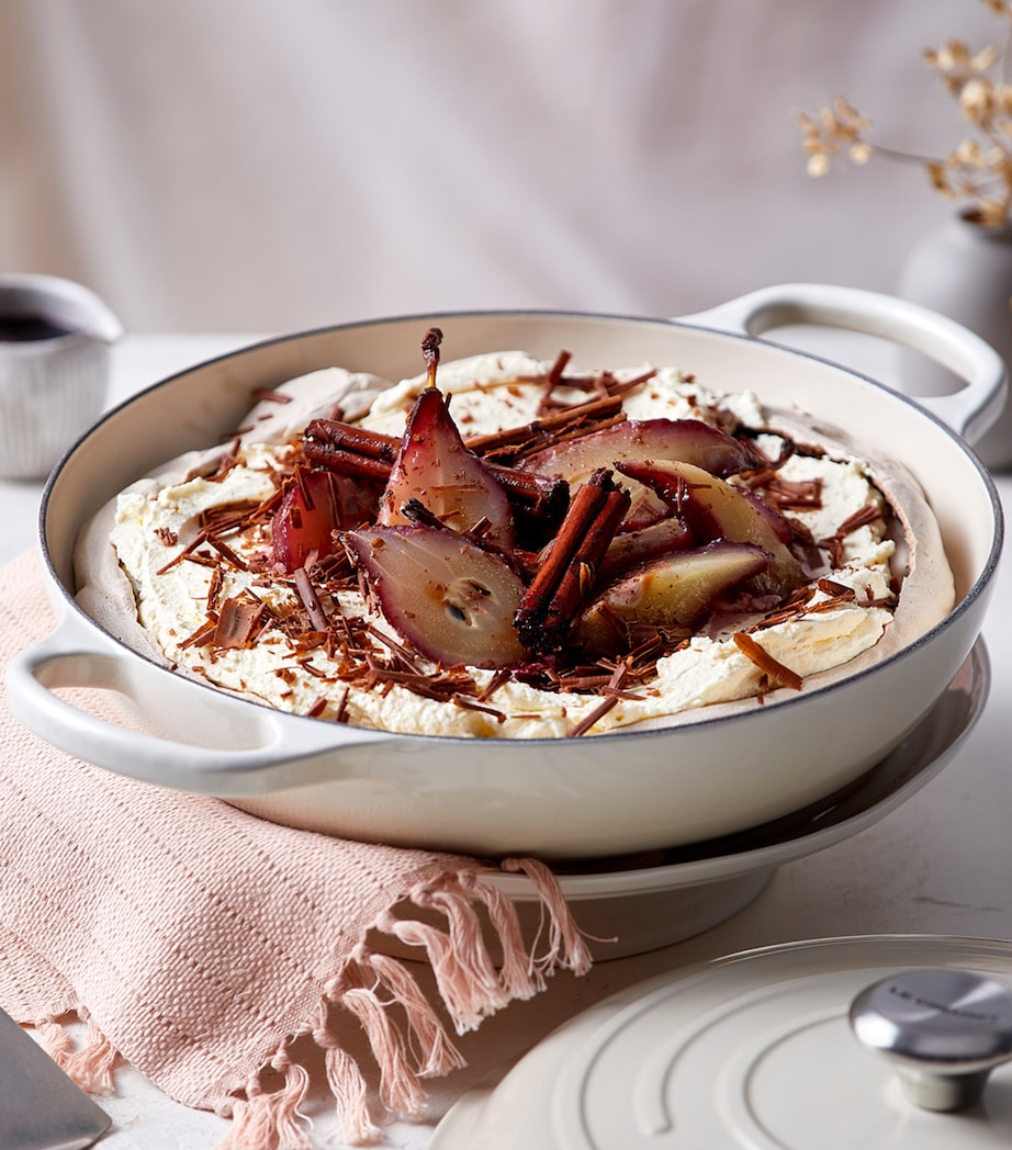 Cast Iron Shallow Round Casserole Dish (26cm) MERINGUE Image 2
