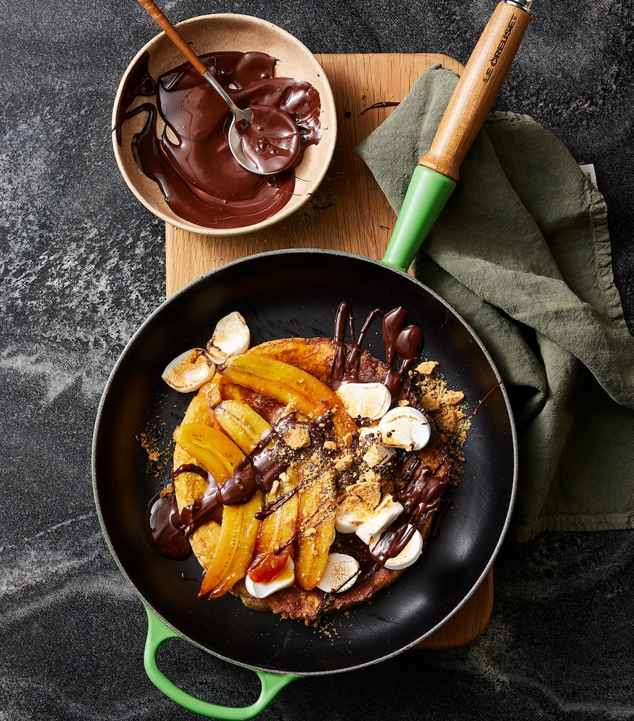 Cast Iron Signature Frying Pan with Wooden Handle (28cm) BAMBOO GREEN Image 4