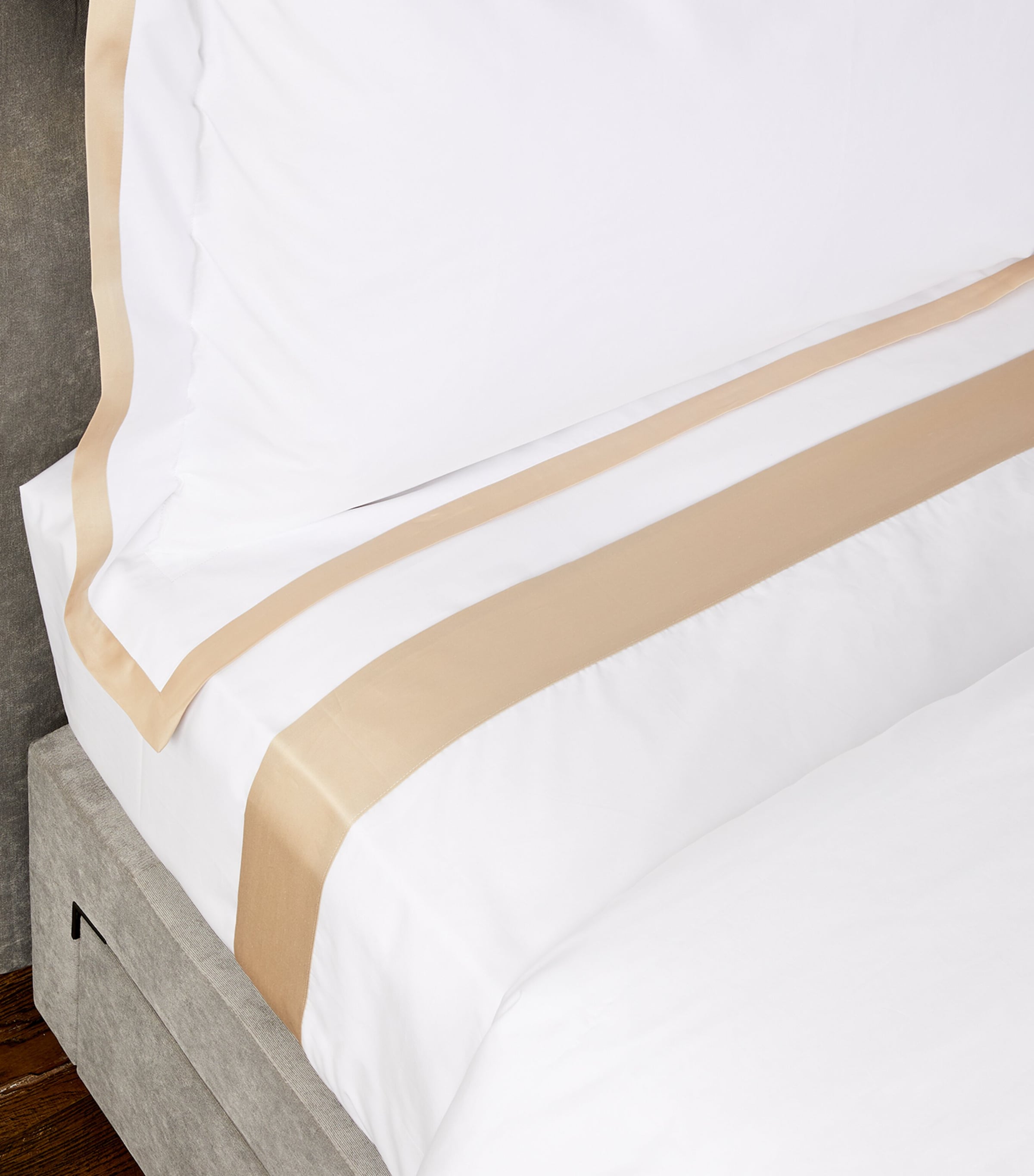 Celso De Lemos Hella Oxford Pillowcase (50cm x 75cm) | Bedding | Bed Linens & Sets | Pillow Cases | Designers | Celso De Lemos Celso De Lemos Hella Oxford Pillowcase (50cm x 75cm) | Bedding | Bed Linens & Sets | Pillow Cases | Designers | Celso De Lemos