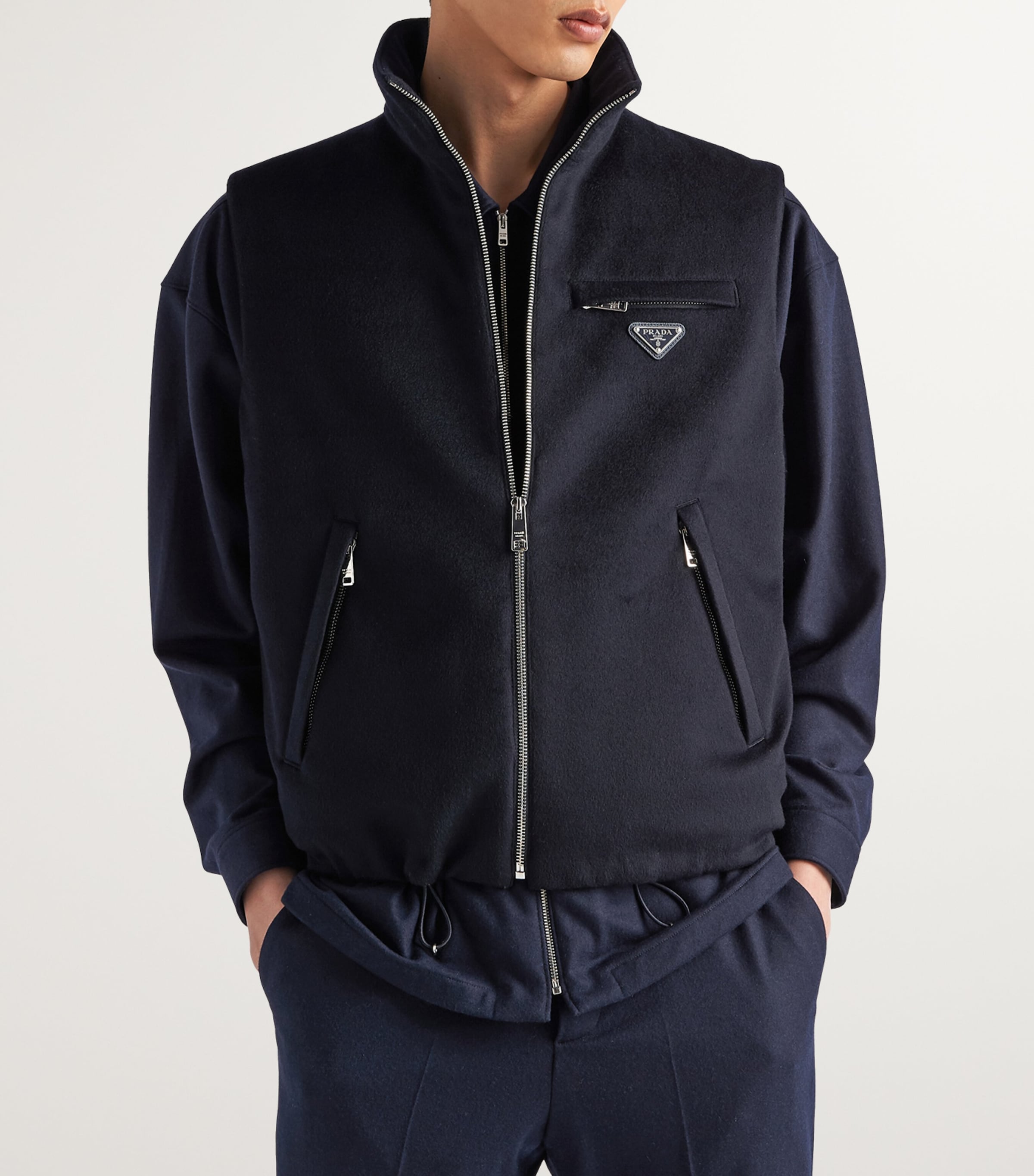 Cashmere Triangle Gilet F0008 Image 3