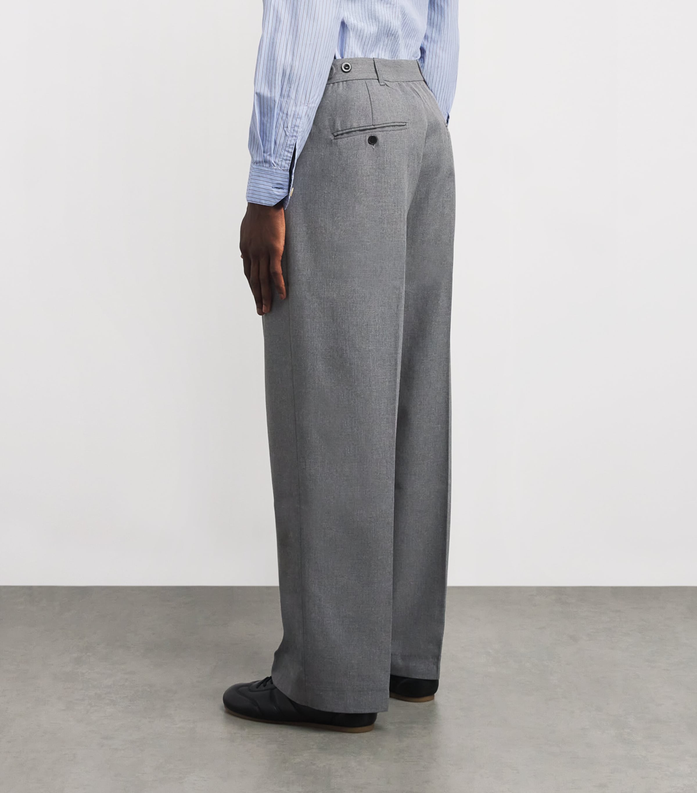 Everyday Wide-Leg Pleated Trousers LIGHT GREY Image 4