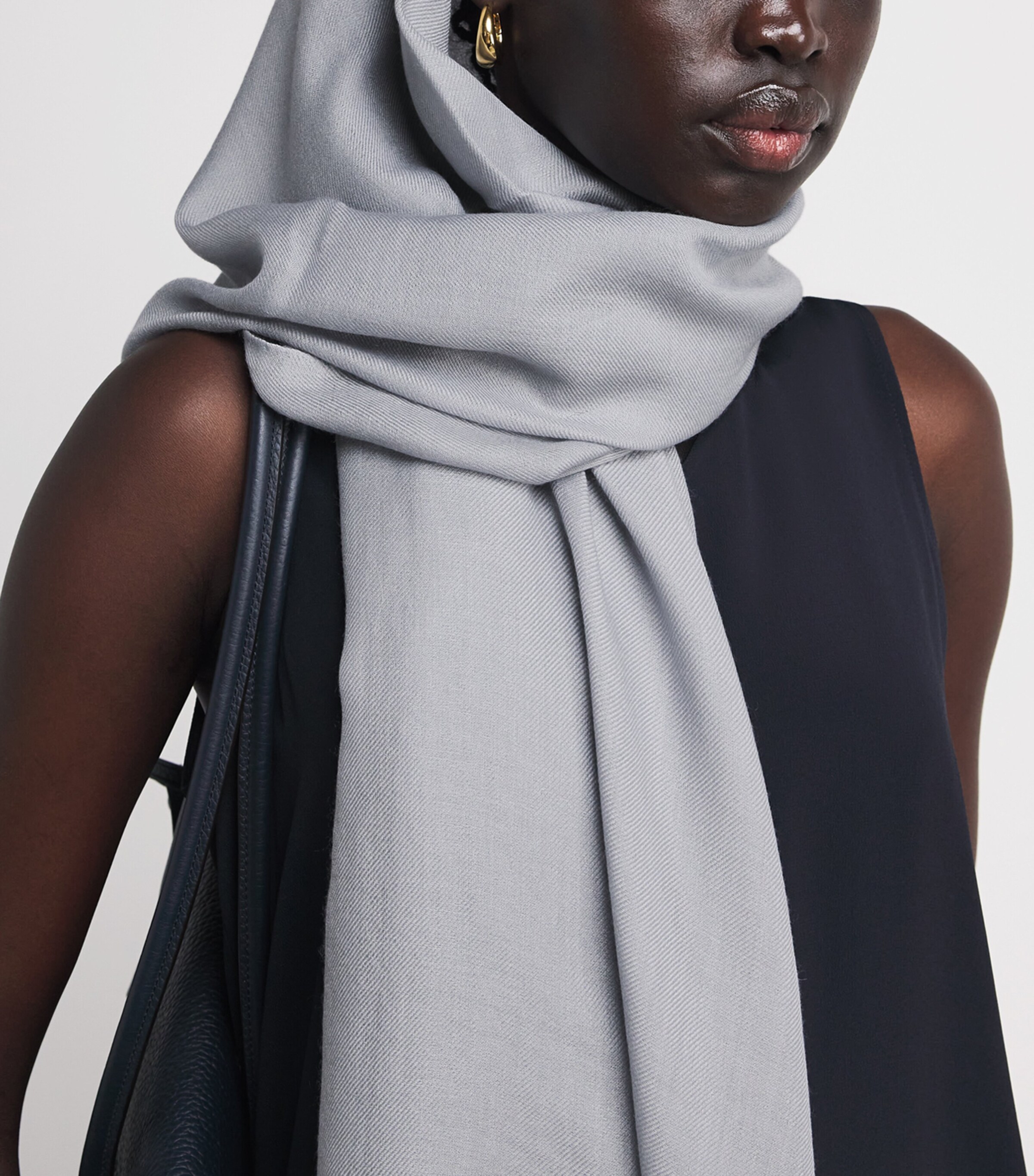 Colombo Cashmere-Silk Scarf Image 2