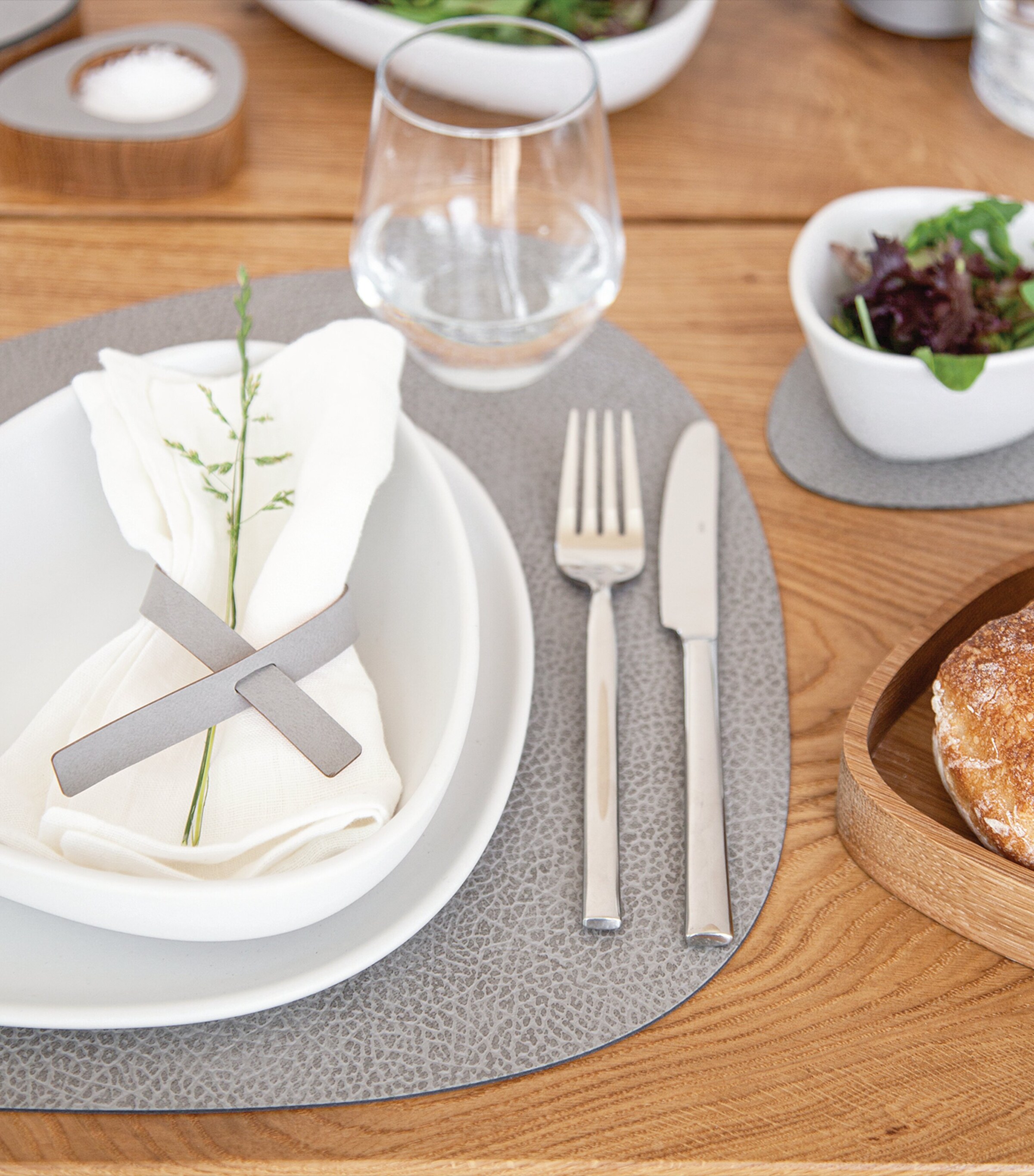 Set of 4 Hippo Placemats (37cm x 44cm) ANTHRACITE GREY Image 4